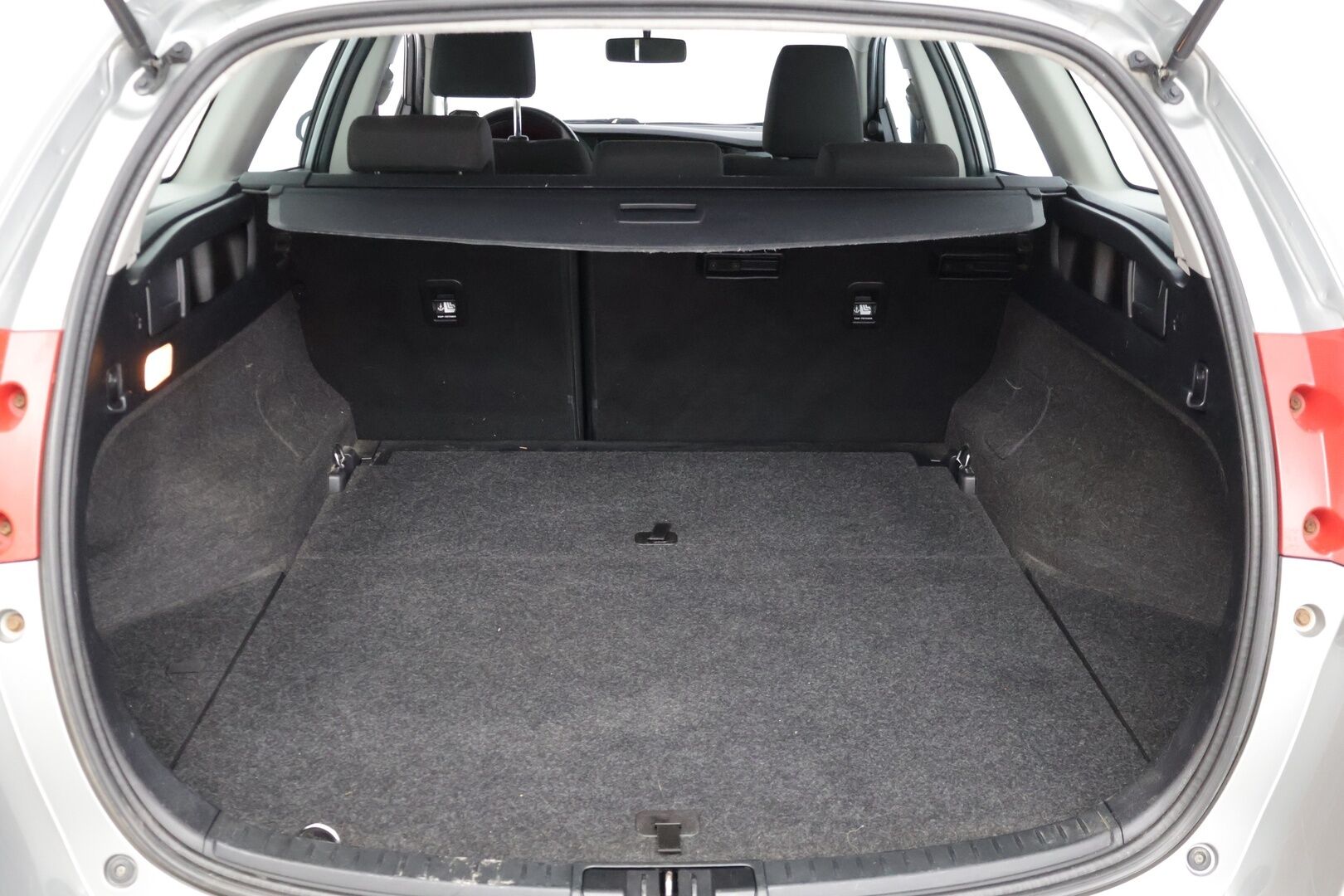 Toyota Auris 2014 Touring Sports 1,8 Hybrid Active * P-Kamera / Lohko+sisä / Vakionopeudensäädin / BT Audio * - Kahdet renkaat alumiinivanteilla! 