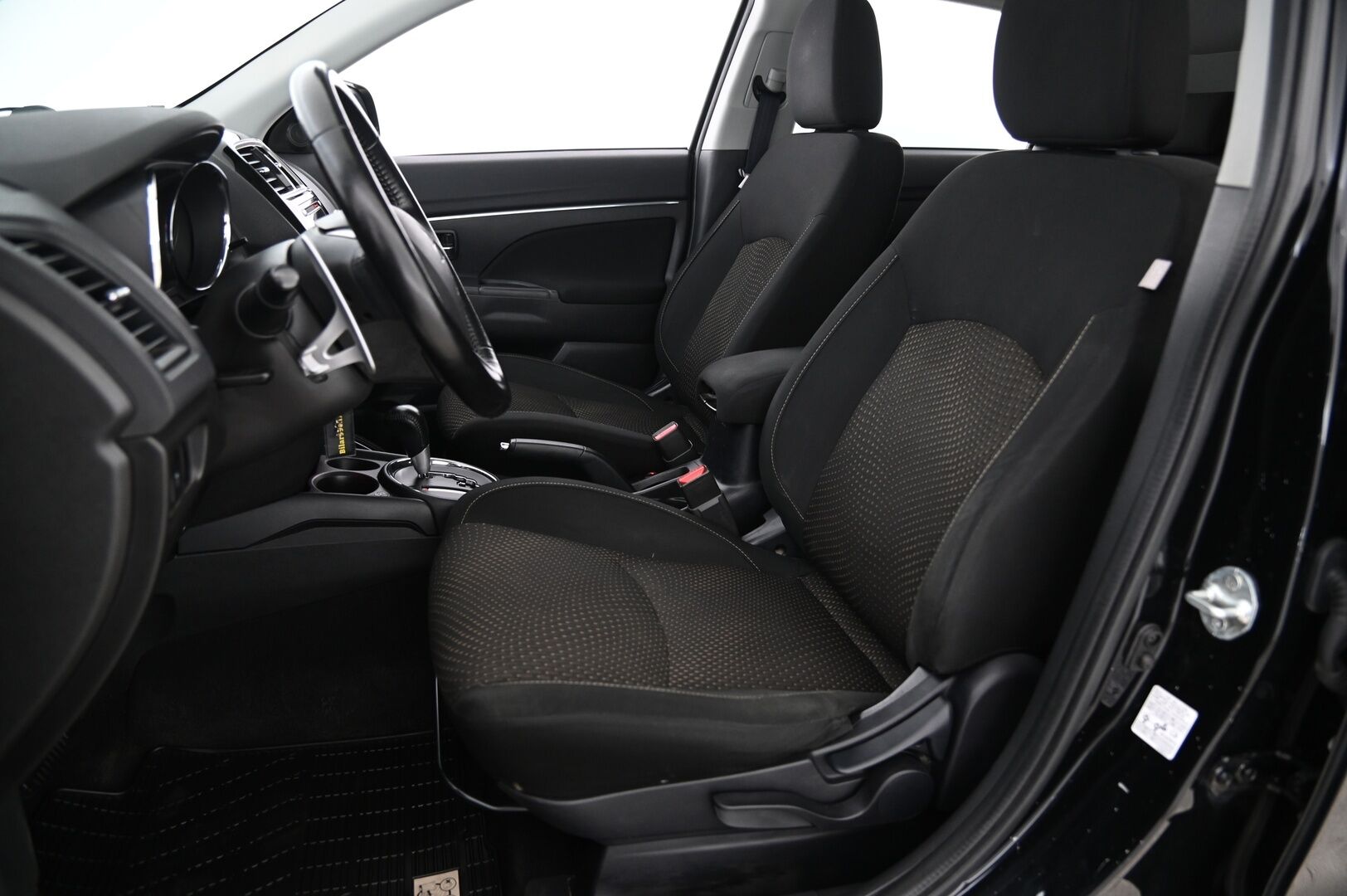 Mitsubishi ASX 2015 2,2 DI-D Cleartec Invite 4WD 6AT *Suomi-Auto / Vetokoukku / Lohko+pistoke / Rattivaihteet* - *Juuri saapunut! / Vakkari /P-tutka takana*