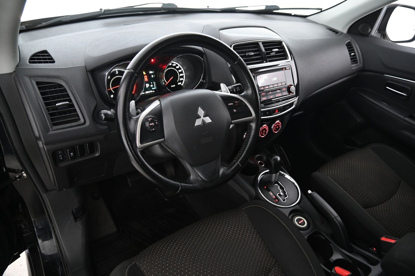 Mitsubishi ASX 2015 2,2 DI-D Cleartec Invite 4WD 6AT *Suomi-Auto / Vetokoukku / Lohko+pistoke / Rattivaihteet* - *Juuri saapunut! / Vakkari /P-tutka takana*