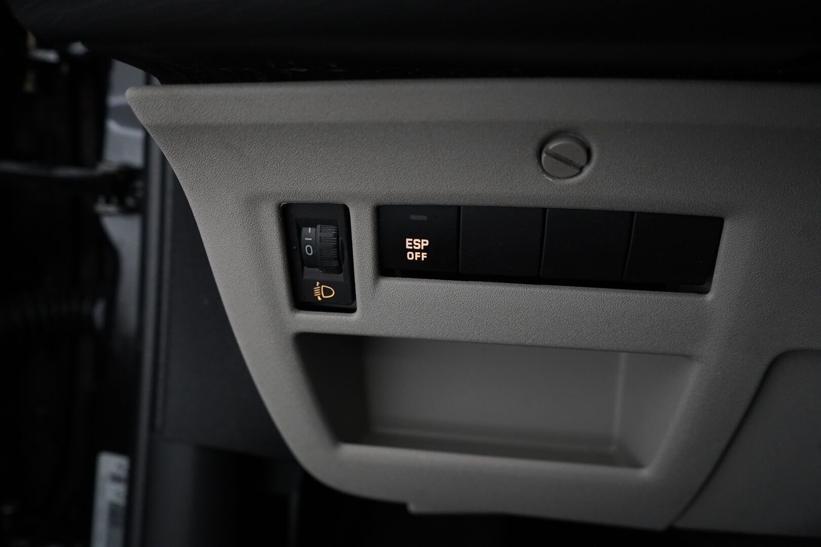 Citroen C4 2007 2.0i VTR Berline Autom. *Vakionopeudensäädin / Lohko+Sisä / Ilmastointi * - * Siisti / Kahdet hyvät renkaat / Pienet kilometrit*