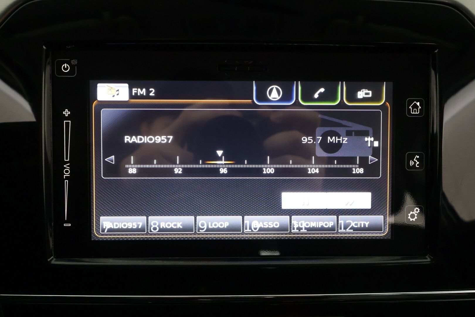 Suzuki Vitara 2016 1,4 BOOSTERJET 4WD S 6MT * ACC / P.kamera / LED / Navi / Lohko+Sisä / Koukku / Keyless / Puolinahat * - Suomi-auto / Kahdet renkaat aluvanteilla 