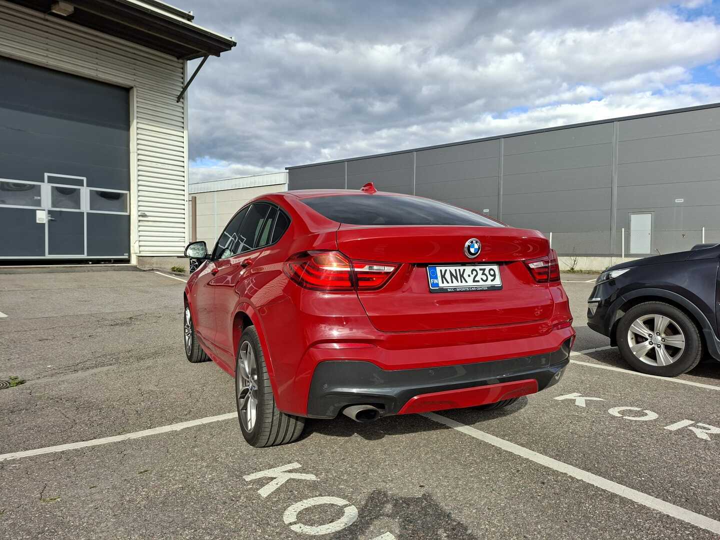 BMW X4 2016 F26 xDrive20i A X Edition M-Sport - Melbourne Red | Webasto Kaukosäätimellä | Harman&Kardon |  Kattoluukku | Muistinahat  | BT | 2x Renkaat&Alumiinvanteet
