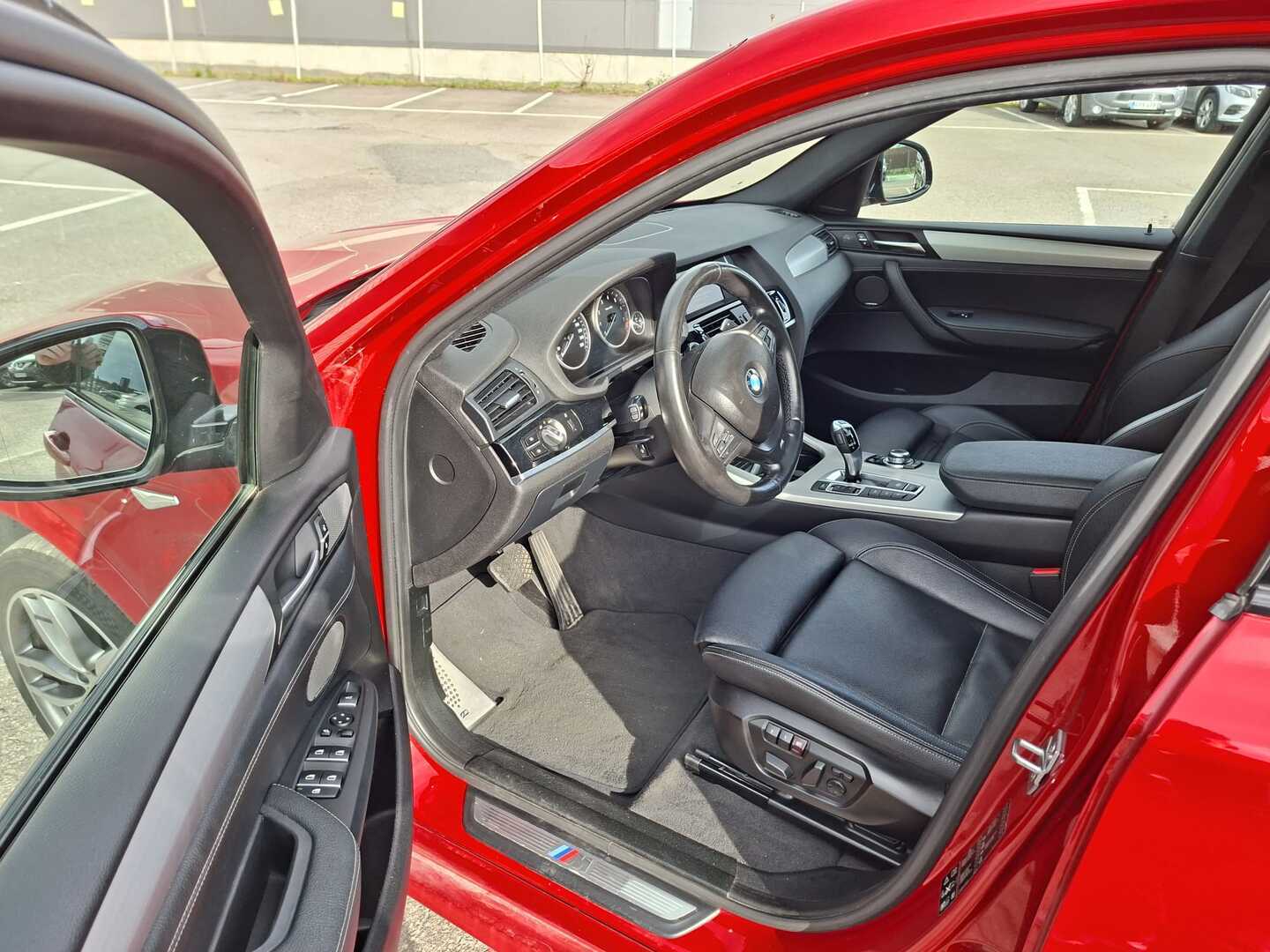 BMW X4 2016 F26 xDrive20i A X Edition M-Sport - Melbourne Red | Webasto Kaukosäätimellä | Harman&Kardon |  Kattoluukku | Muistinahat  | BT | 2x Renkaat&Alumiinvanteet