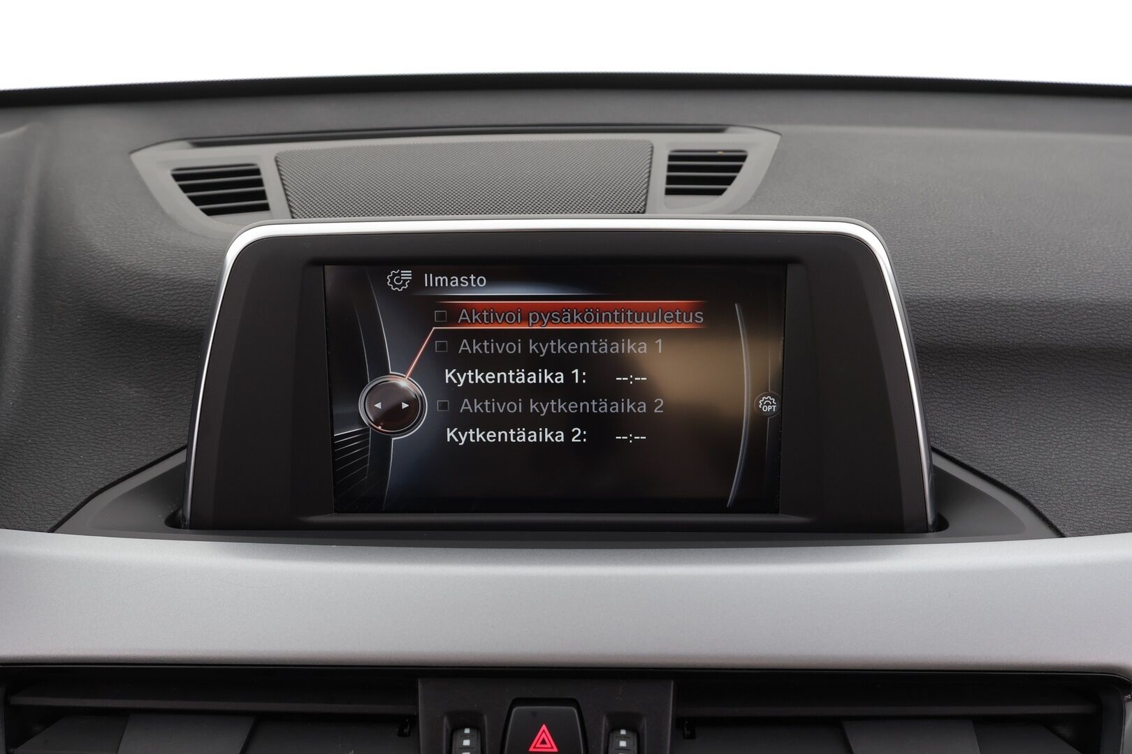 BMW X1 2016 F48 xDrive18d A Business * Vakkari / P.kamera / LED / Navi / Sporttipenkit / Koukku / Hifi / Comfort Access * - 1.Om Suomi-auto / Kahdet renkaat aluvanteilla - HULLU BLACKWEEK KORKOTARJOUS 2,49%