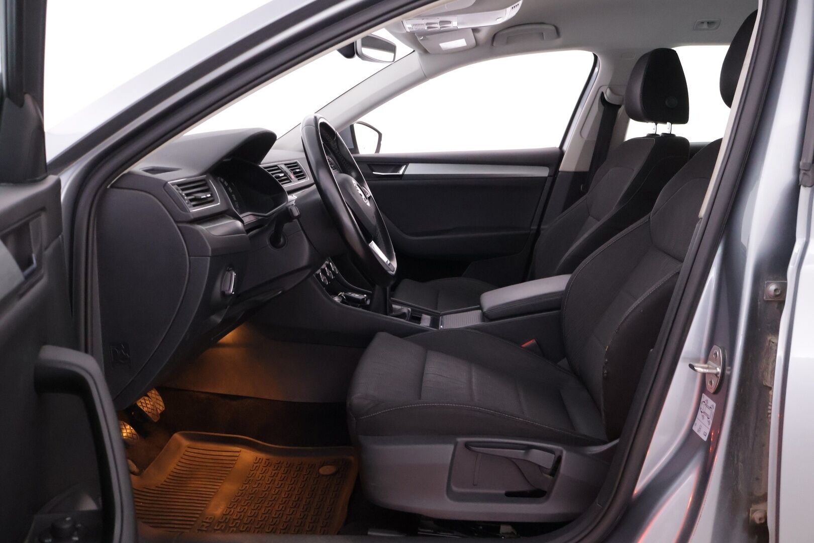 Skoda Superb 2016 Combi 2,0 TDI 190 Ambition - | Webasto | Koukku | Vakkari | Suomi-auto | Paranneltu Äänentoisto | 2x Hyvät Renkaat aluilla |