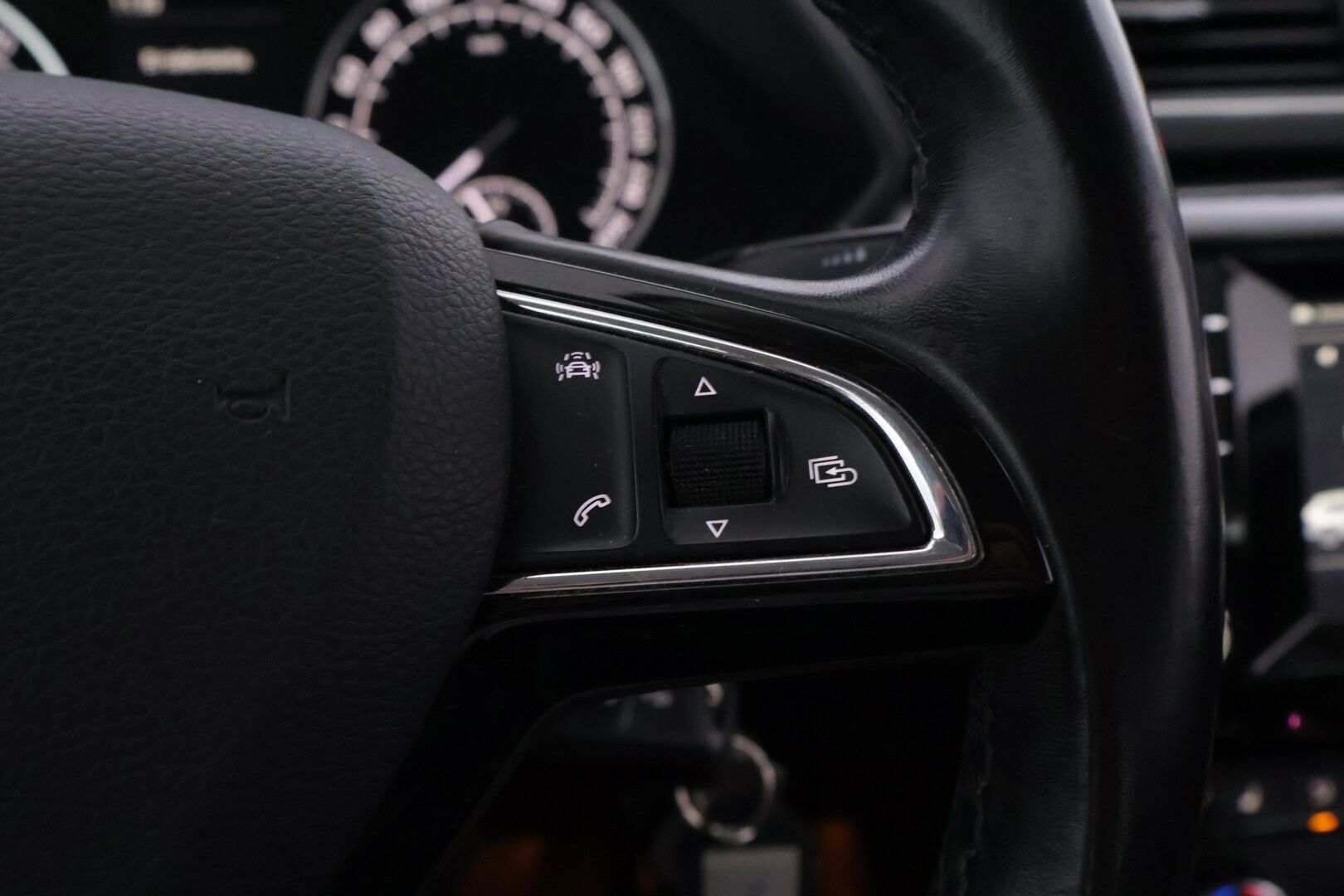 Skoda Superb 2016 Combi 2,0 TDI 190 Ambition - | Webasto | Koukku | Vakkari | Suomi-auto | Paranneltu Äänentoisto | 2x Hyvät Renkaat aluilla |