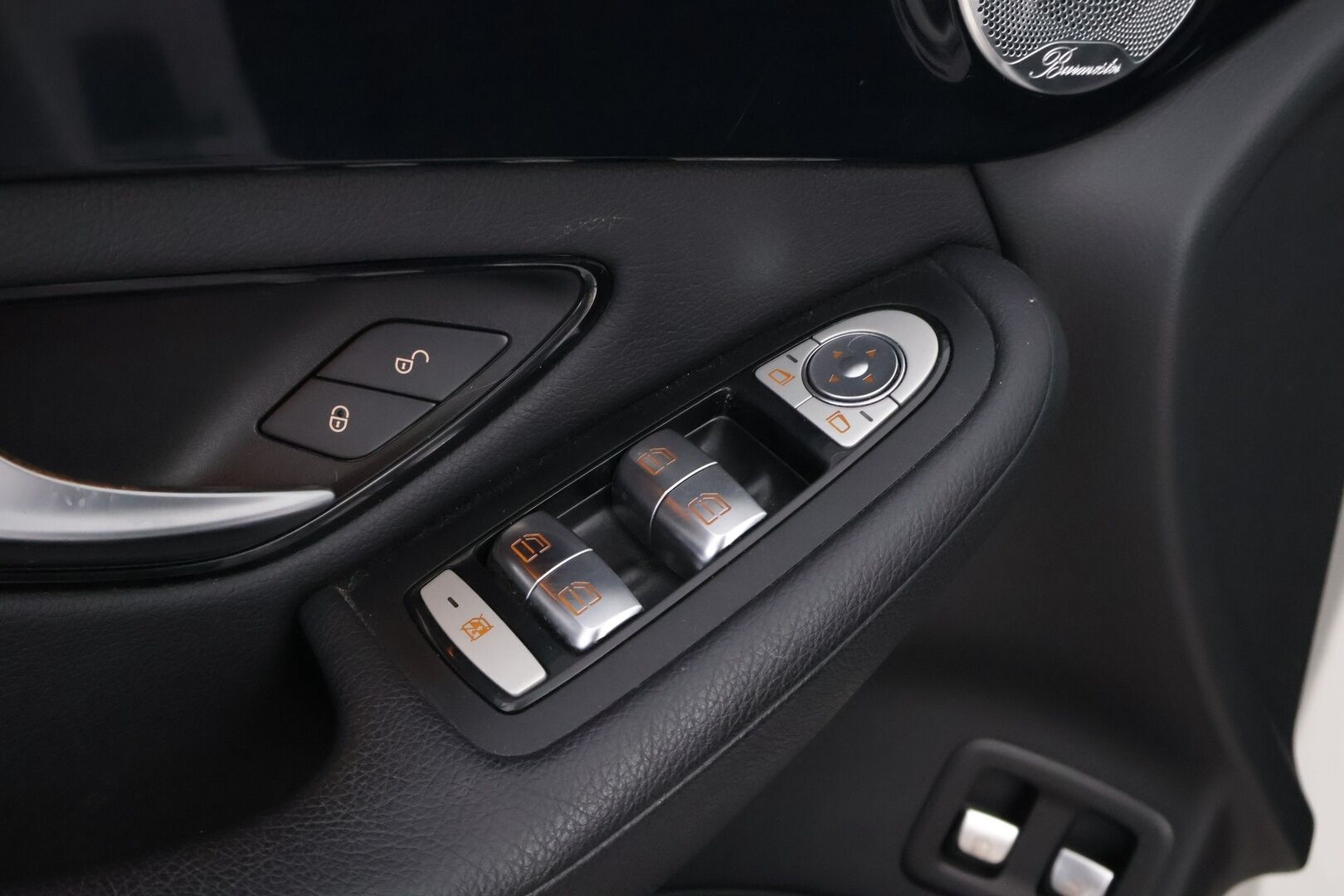 Mercedes-Benz GLC 2016 250 d 4Matic A Premium Business * Suomiauto / Burmester / Vetokoukku / Peruutuskamera / ILS LED / Lohko & Sisäpistoke! - Pienet kilometrit / Siisti / Juuri tullut Tampereelle! - HULLUT AVAJAISHULINAT KORKOTARJOUS 3,29 %