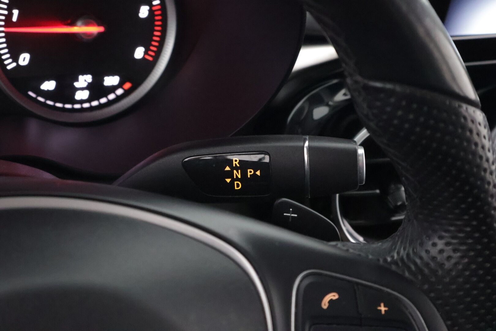 Mercedes-Benz GLC 2016 250 d 4Matic A Premium Business * Suomiauto / Burmester / Vetokoukku / Peruutuskamera / ILS LED / Lohko & Sisäpistoke! - Pienet kilometrit / Siisti / Juuri tullut Tampereelle!