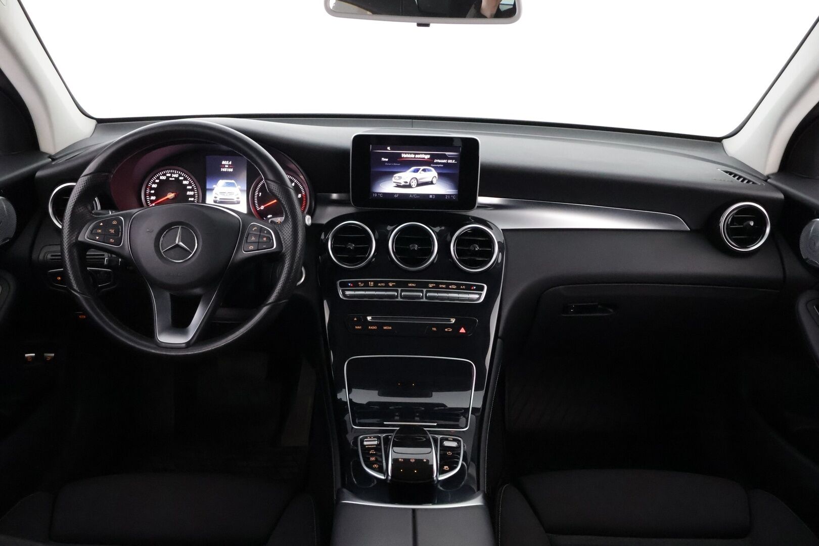 Mercedes-Benz GLC 2016 250 d 4Matic A Premium Business * Suomiauto / Burmester / Vetokoukku / Peruutuskamera / ILS LED / Lohko & Sisäpistoke! - Pienet kilometrit / Siisti 