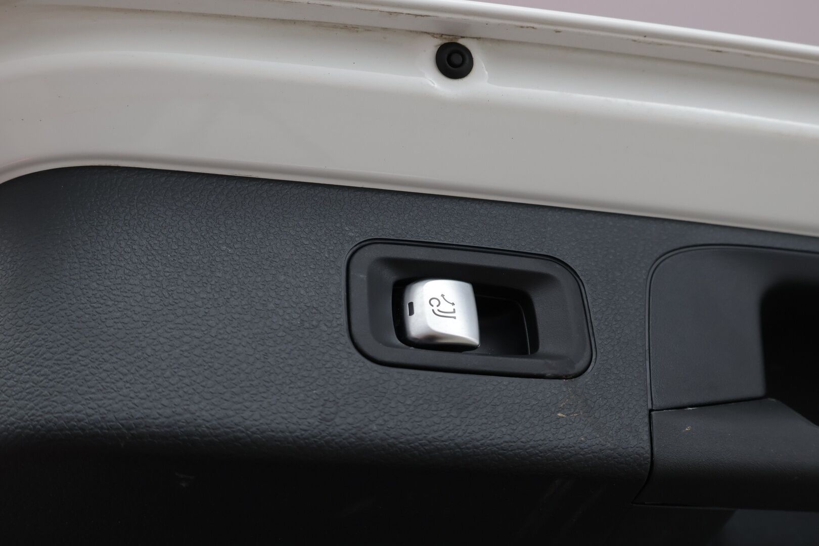 Mercedes-Benz GLC 2016 250 d 4Matic A Premium Business * Suomiauto / Burmester / Vetokoukku / Peruutuskamera / ILS LED / Lohko & Sisäpistoke! - Pienet kilometrit / Siisti / Juuri tullut Tampereelle!