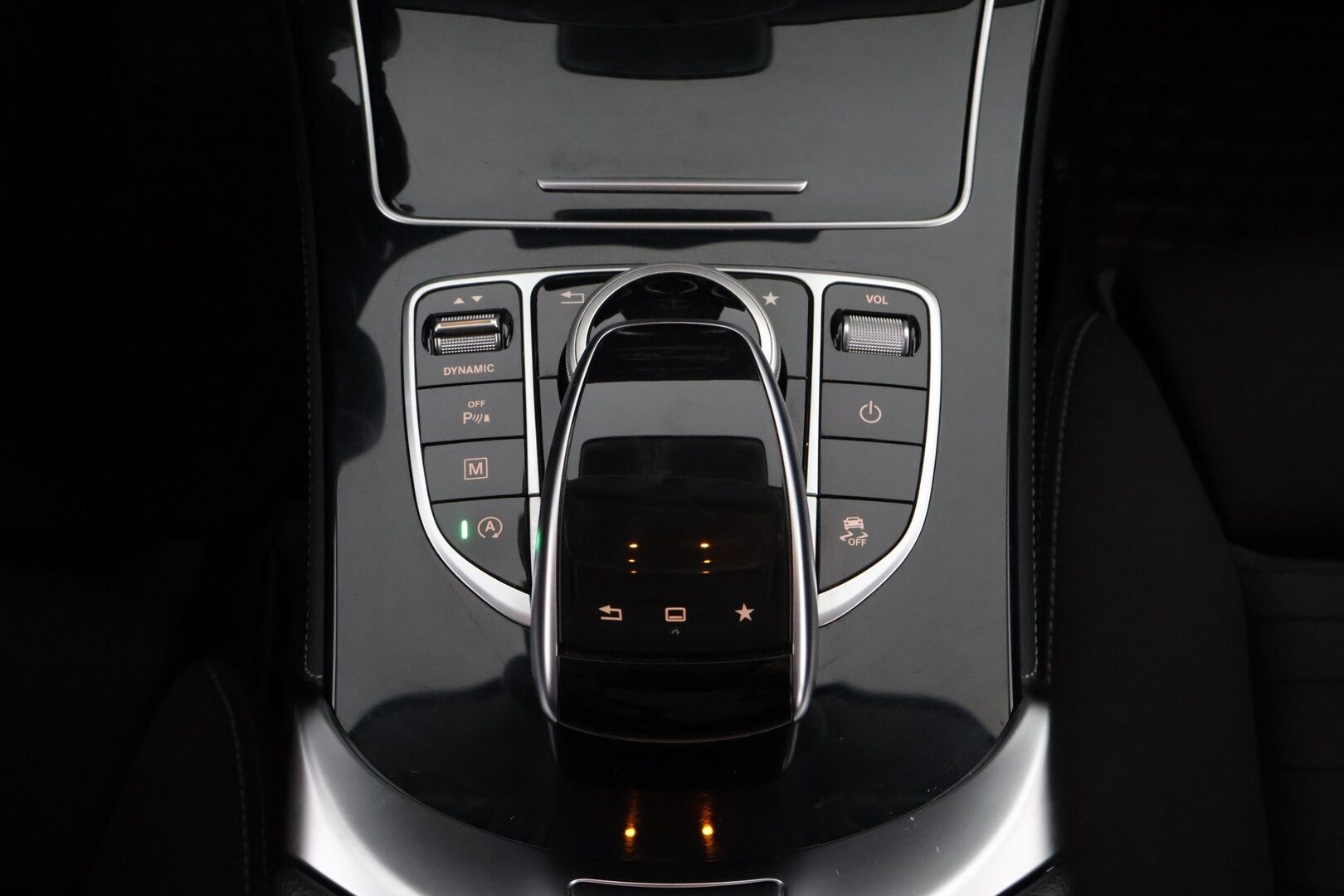 Mercedes-Benz GLC 2016 250 d 4Matic A Premium Business * Suomiauto / Burmester / Vetokoukku / Peruutuskamera / ILS LED / Lohko & Sisäpistoke! - Pienet kilometrit / Siisti / Juuri tullut Tampereelle! - HULLUT AVAJAISHULINAT KORKOTARJOUS 3,29 %