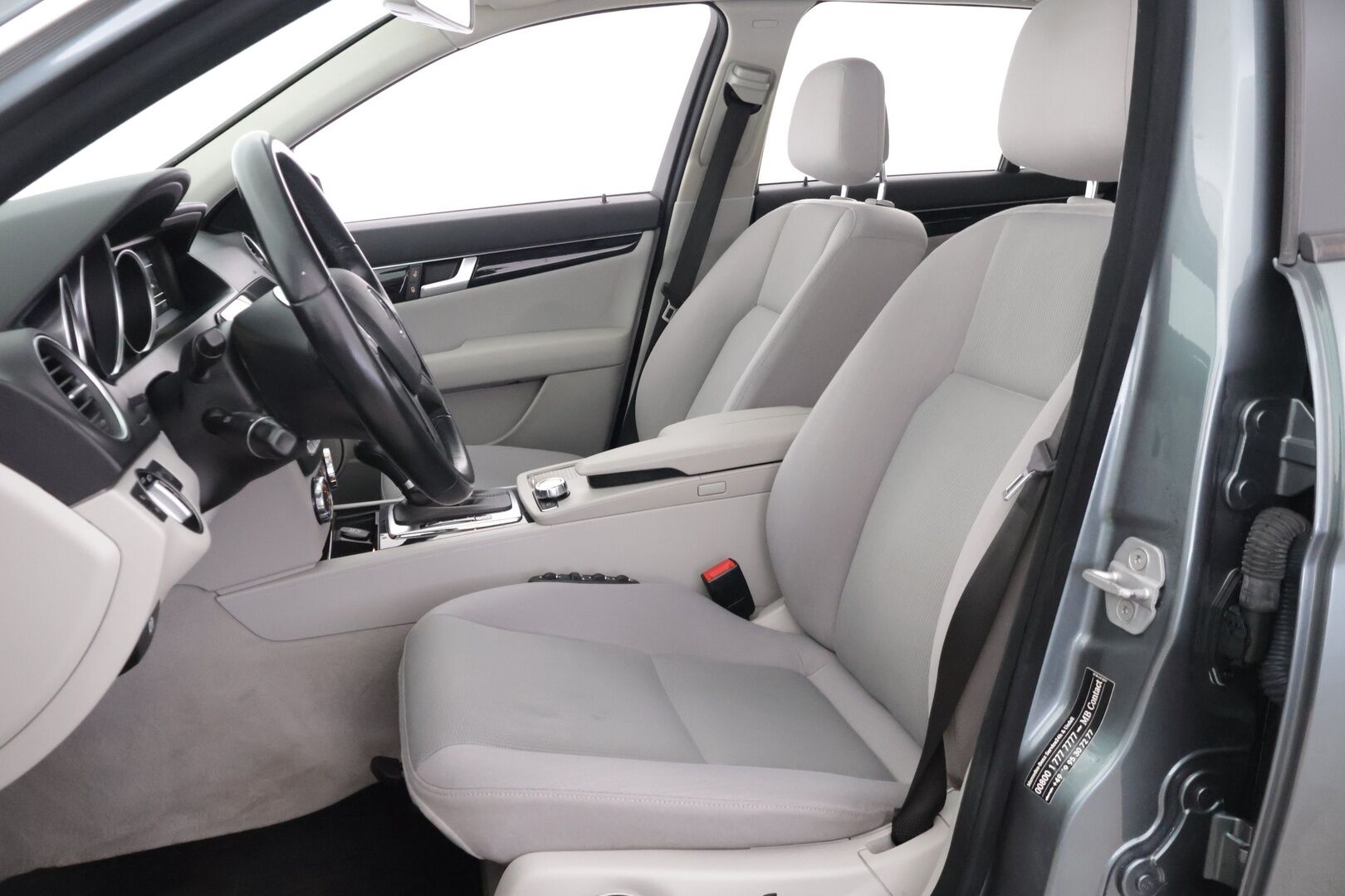 Mercedes-Benz C 2012 220 cdi Premium Business */ Ortopedi-istuimet / Kattoluukku / Vakkari / Lohko / Koukku / 2x renkaat /* - Särmä historia / Juuri leimattu / Ilmainen kotiintoimitus