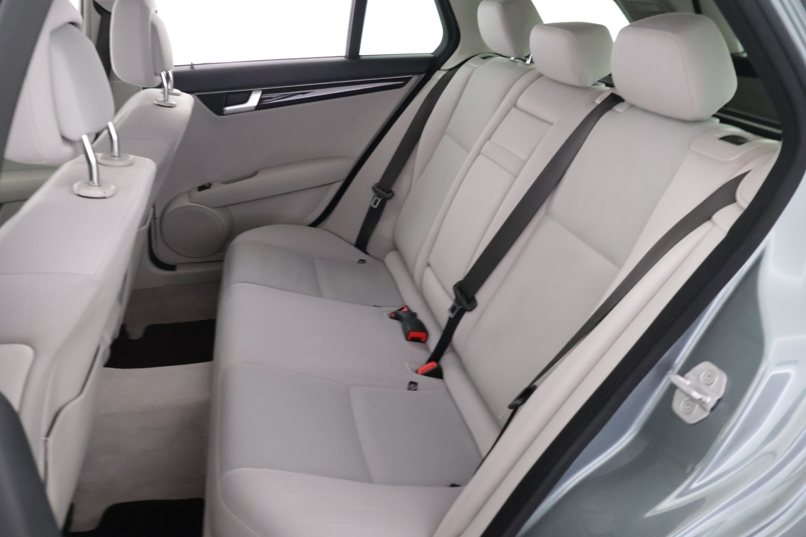 Mercedes-Benz C 2012 220 cdi Premium Business */ Ortopedi-istuimet / Kattoluukku / Vakkari / Lohko / Koukku / 2x renkaat /* - Särmä historia / Juuri leimattu / Ilmainen kotiintoimitus
