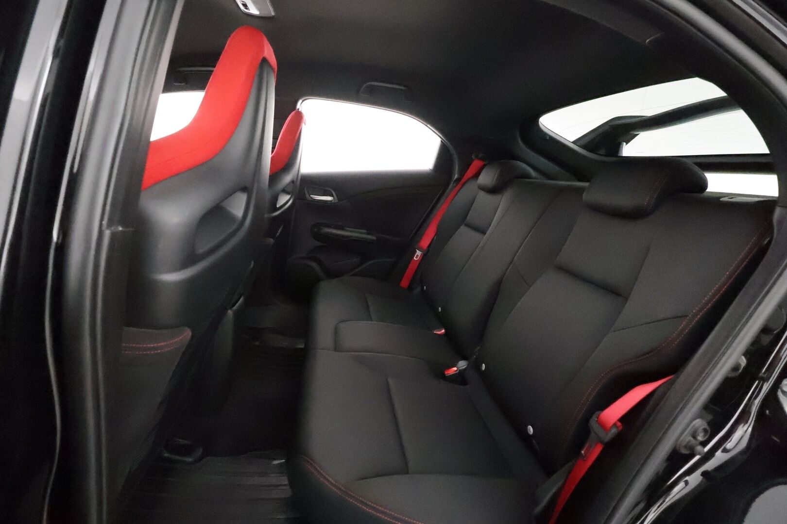 Honda Civic 2016 5D 2,0 Type-R GT - Suomiauto / Peruutuskamera / Lohko & Sisäp. / Kangas-Alcantara / KeylessGo / LED / Juuri tullut Tampereelle! - HULLUT JOULUT KORKOTARJOUS 2,49% 