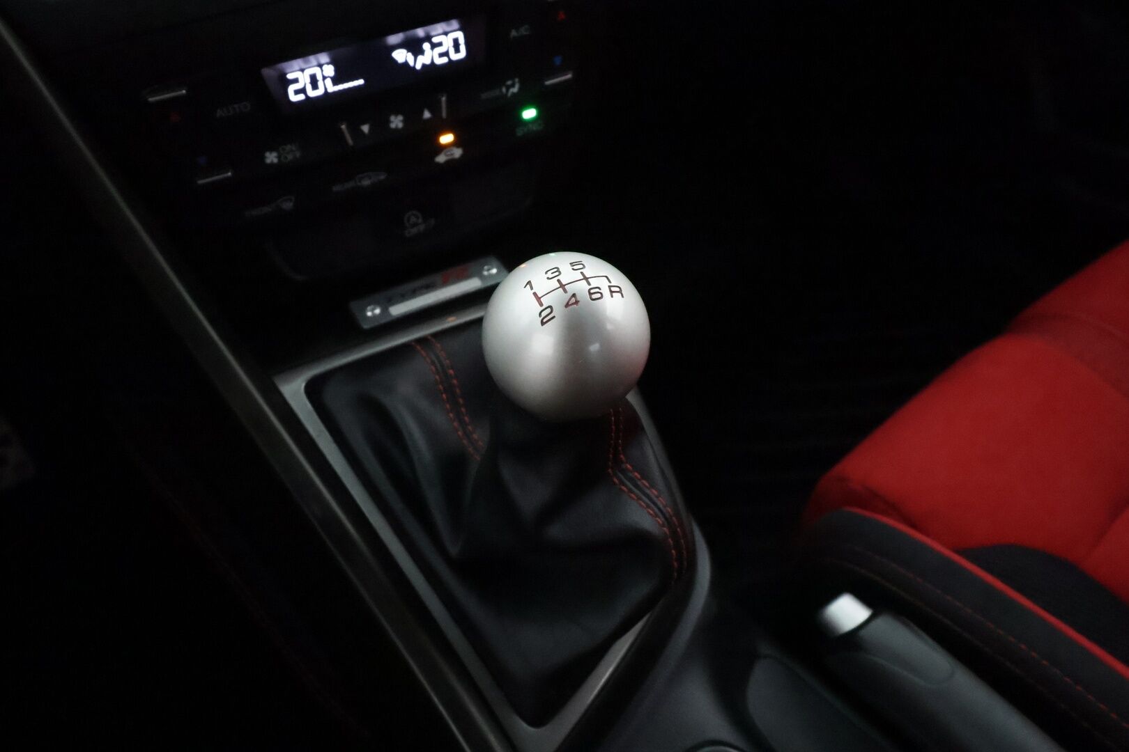 Honda Civic 2016 5D 2,0 Type-R GT - Suomiauto / Peruutuskamera / Lohko & Sisäp. / Kangas-Alcantara / KeylessGo / LED / Juuri tullut Tampereelle!