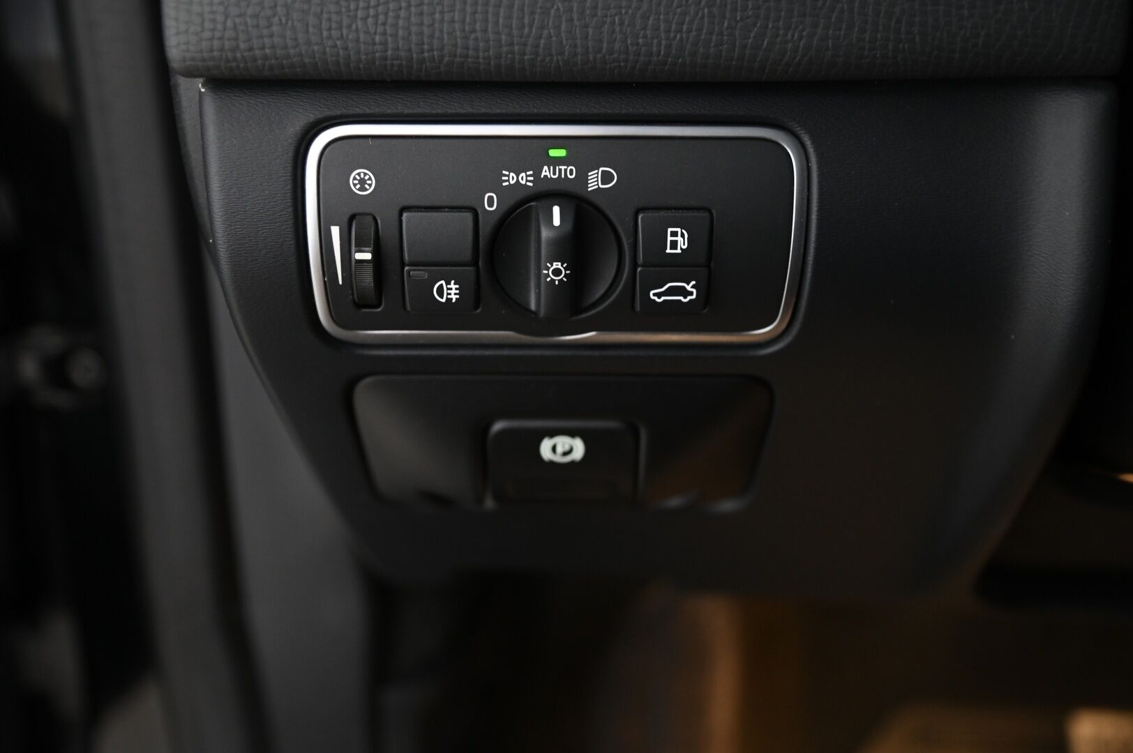 Volvo XC60 2016 D4 AWD Business Summum aut - Muistipenkit | Vetokoukku | Webasto | Ei Adblue |  High Performance audio |  | 2x renkaat&alumiinivanteet | nahkasisusta
