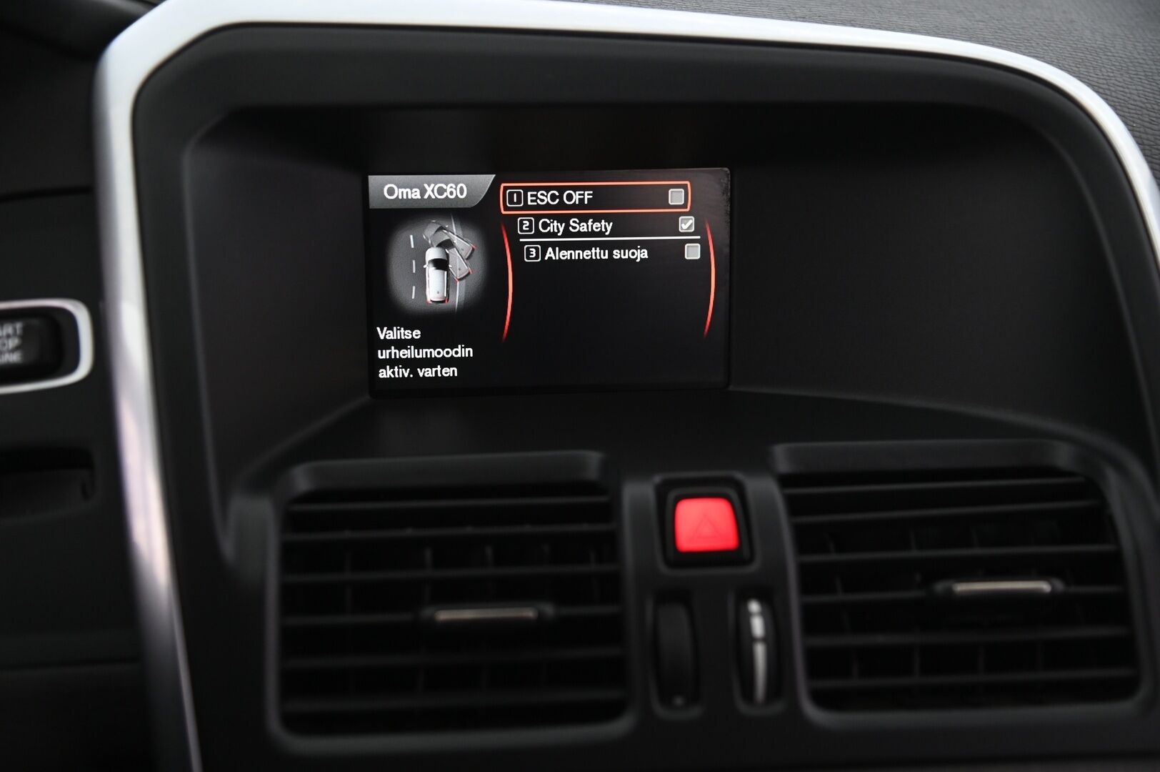 Volvo XC60 2016 D4 AWD Business Summum aut - Muistipenkit | Vetokoukku | Webasto | Ei Adblue |  High Performance audio |  | 2x renkaat&alumiinivanteet | nahkasisusta
