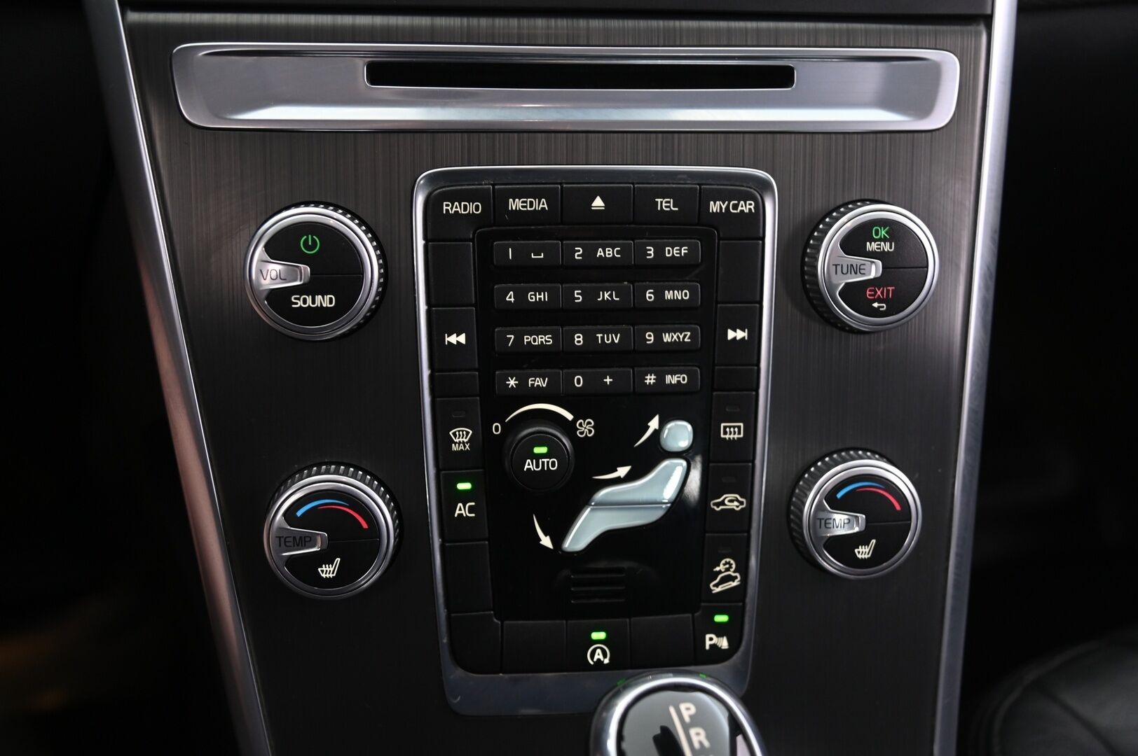 Volvo XC60 2016 D4 AWD Business Summum aut - Muistipenkit | Vetokoukku | Webasto | Ei Adblue |  High Performance audio |  | 2x renkaat&alumiinivanteet | nahkasisusta