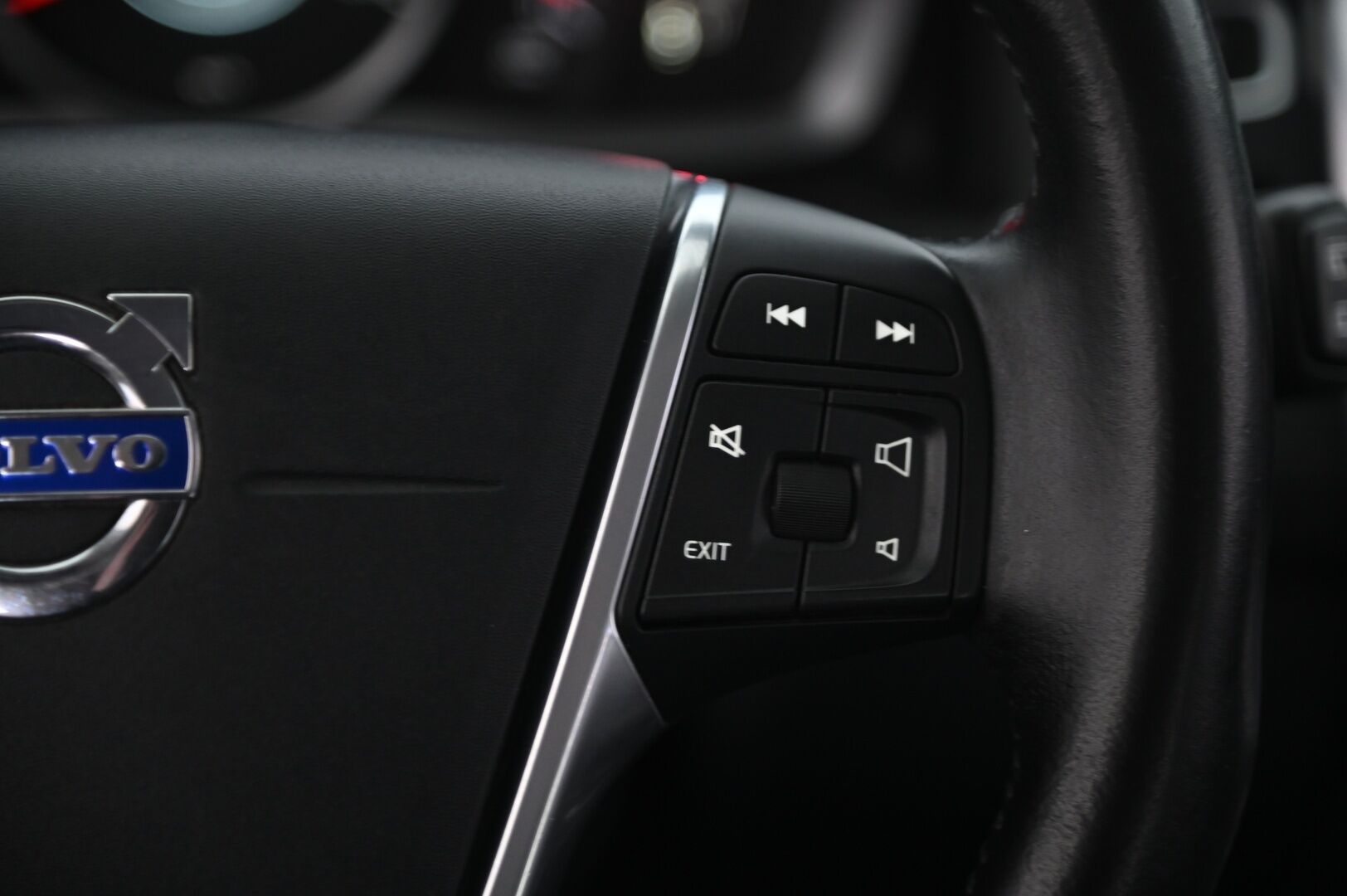 Volvo XC60 2016 D4 AWD Business Summum aut - Muistipenkit | Vetokoukku | Webasto | Ei Adblue |  High Performance audio |  | 2x renkaat&alumiinivanteet | nahkasisusta