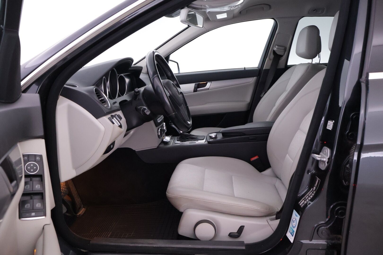 Mercedes-Benz C 2012 250 CDI 4MATIC - Myydään huutokaupat.com - - | Irroitettava koukku | Ilmastointi | Vakkari | Lohko ja sisäpistoke | - Myydään huutokaupat.com -