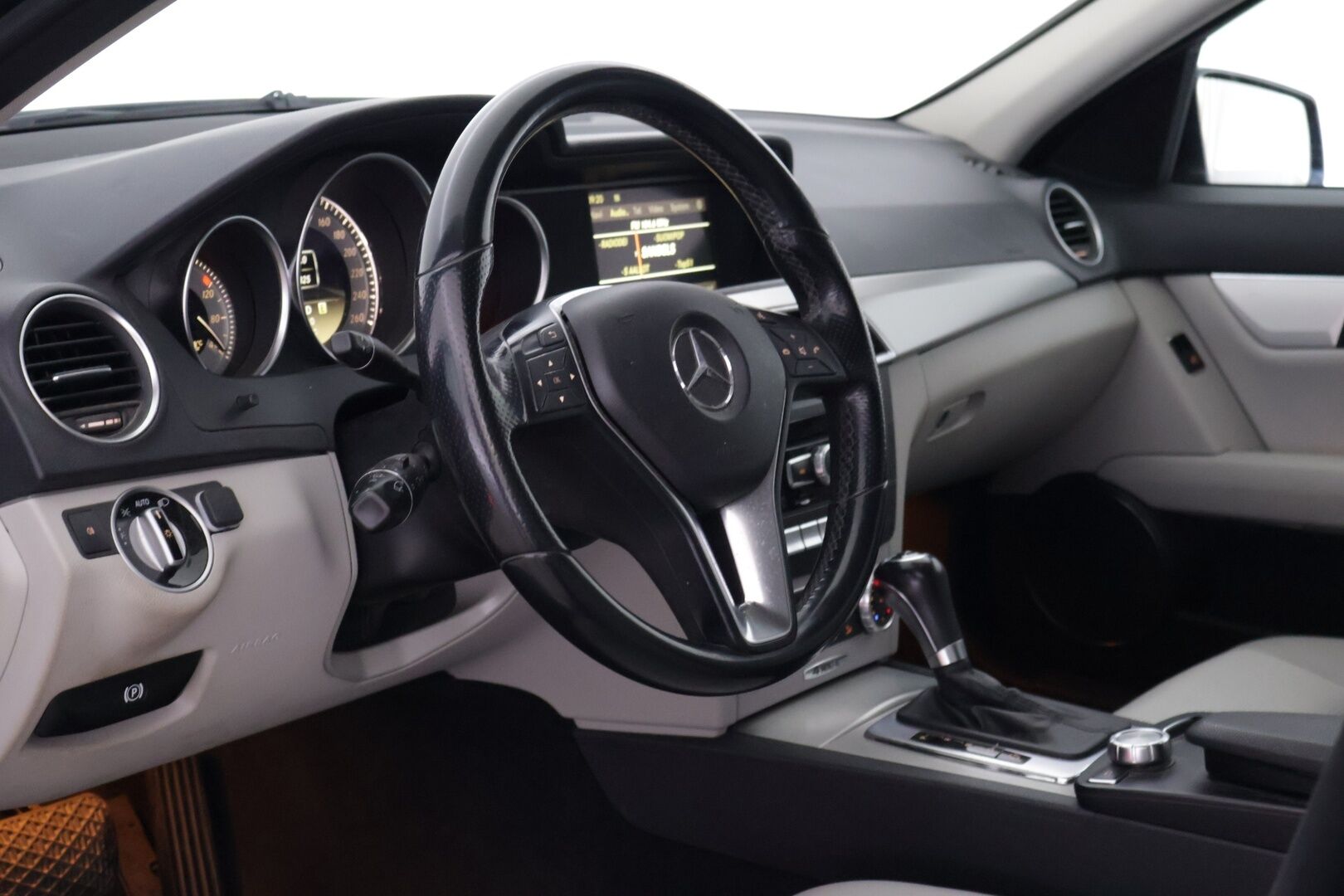 Mercedes-Benz C 2012 250 CDI 4MATIC - Myydään huutokaupat.com - - | Irroitettava koukku | Ilmastointi | Vakkari | Lohko ja sisäpistoke | - Myydään huutokaupat.com -