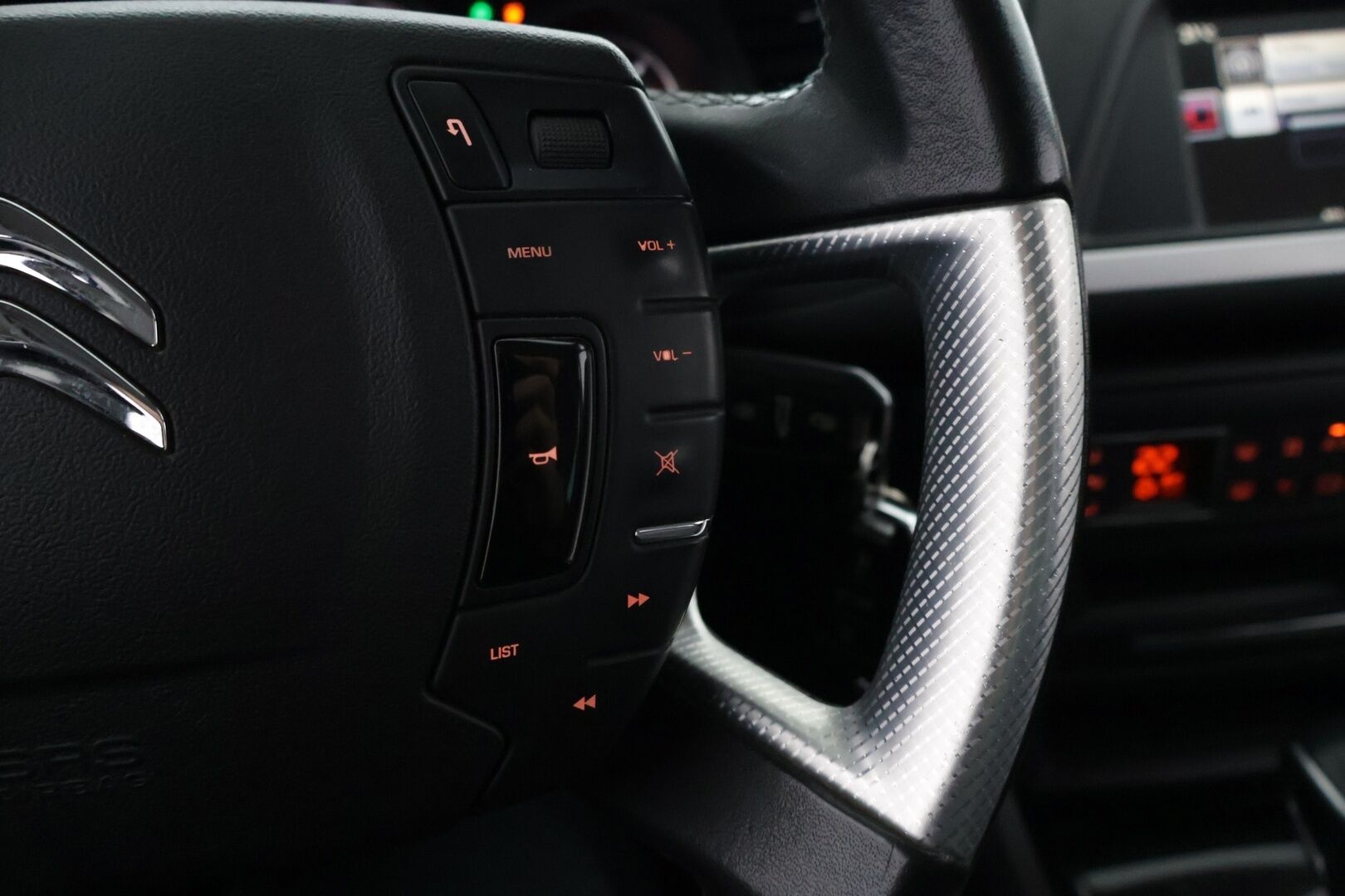 Citroen C5 2016 BlueHDi 180 Exclusive Tourer Automaatti myydään Huutokaupat.com - Hierova penkki | Muistipenkki | CarPlay | Kamera | Koukku | Xenon | Navi | P.tutkat | Puolinahkat | Lohkolämmitin| Hihna vaihdettu 2025