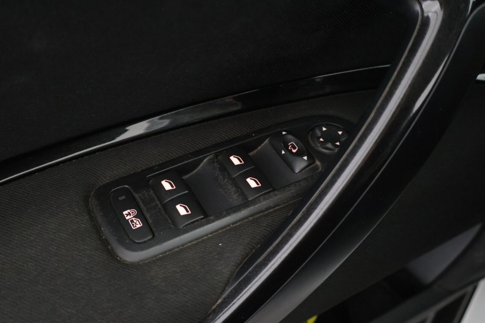 Citroen C5 2016 BlueHDi 180 Exclusive Tourer Automaatti myydään Huutokaupat.com - Hierova penkki | Muistipenkki | CarPlay | Kamera | Koukku | Xenon | Navi | P.tutkat | Puolinahkat | Lohkolämmitin| Hihna vaihdettu 2025
