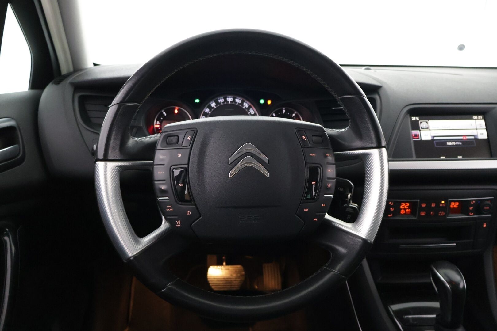 Citroen C5 2016 BlueHDi 180 Exclusive Tourer Automaatti myydään Huutokaupat.com - Hierova penkki | Muistipenkki | CarPlay | Kamera | Koukku | Xenon | Navi | P.tutkat | Puolinahkat | Lohkolämmitin| Hihna vaihdettu 2025