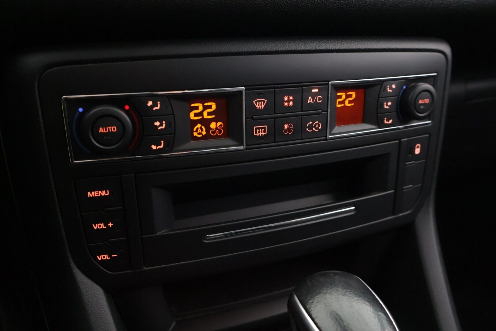 Citroen C5 2016 BlueHDi 180 Exclusive Tourer Automaatti myydään Huutokaupat.com - Hierova penkki | Muistipenkki | CarPlay | Kamera | Koukku | Xenon | Navi | P.tutkat | Puolinahkat | Lohkolämmitin| Hihna vaihdettu 2025
