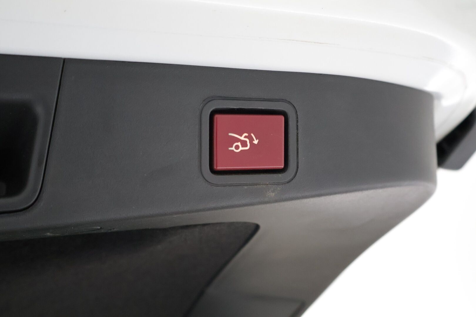 Citroen C5 2016 BlueHDi 180 Exclusive Tourer Automaatti myydään Huutokaupat.com - Hierova penkki | Muistipenkki | CarPlay | Kamera | Koukku | Xenon | Navi | P.tutkat | Puolinahkat | Lohkolämmitin| Hihna vaihdettu 2025