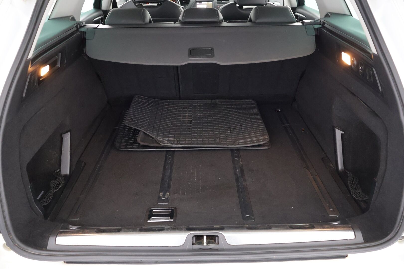 Citroen C5 2016 BlueHDi 180 Exclusive Tourer Automaatti myydään Huutokaupat.com - Hierova penkki | Muistipenkki | CarPlay | Kamera | Koukku | Xenon | Navi | P.tutkat | Puolinahkat | Lohkolämmitin| Hihna vaihdettu 2025