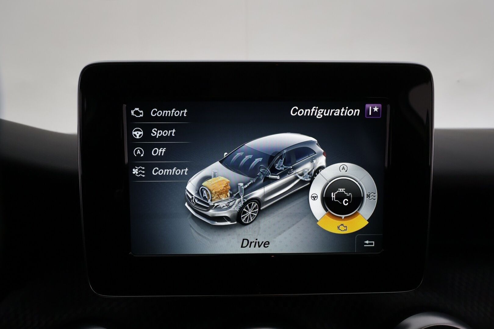 Mercedes-Benz A 2016 220 d 4Matic A Premium Business * Webasto / Koukku / LED-High Performance / Muistipenkki / P.kamera / Navi * - Suomi-auto / Kahdet renkaat - HULLUT BLACKWEEK JATKOT - KORKOTARJOUS 2,49%