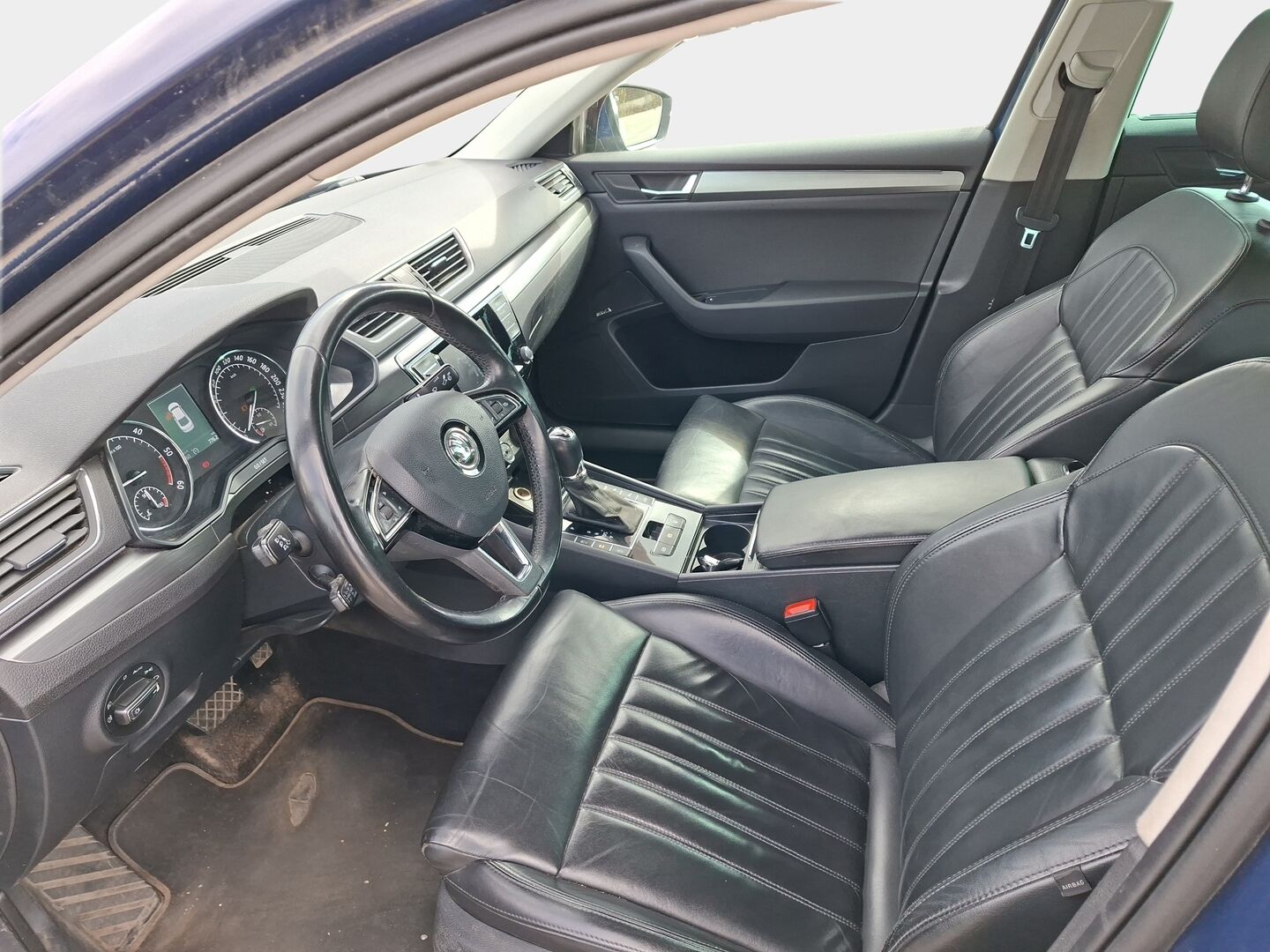 Skoda Superb 2016 2,0 TDI 190 4x4 Style DSG Autom. - YritysOutlet - Myydään vain yrityksille - – Tämä auto myydään YritysOutlet -valikoimasta vain yritykselle