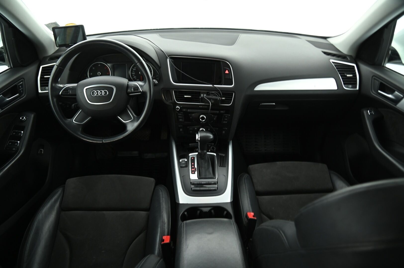 Audi Q5 2016 Offroad Land of quattro Edition 2,0 TDI 140 kW quattro S tronic* Nahka-alcantara / Vetokoukku / P. tutkat / Sähköluukku / Suomi-auto - Vähäisillä kilometreillä näyttävä katumaasturi!  Jakopää tehty 98tkm ja vaihteistoöljyt 107tkm!