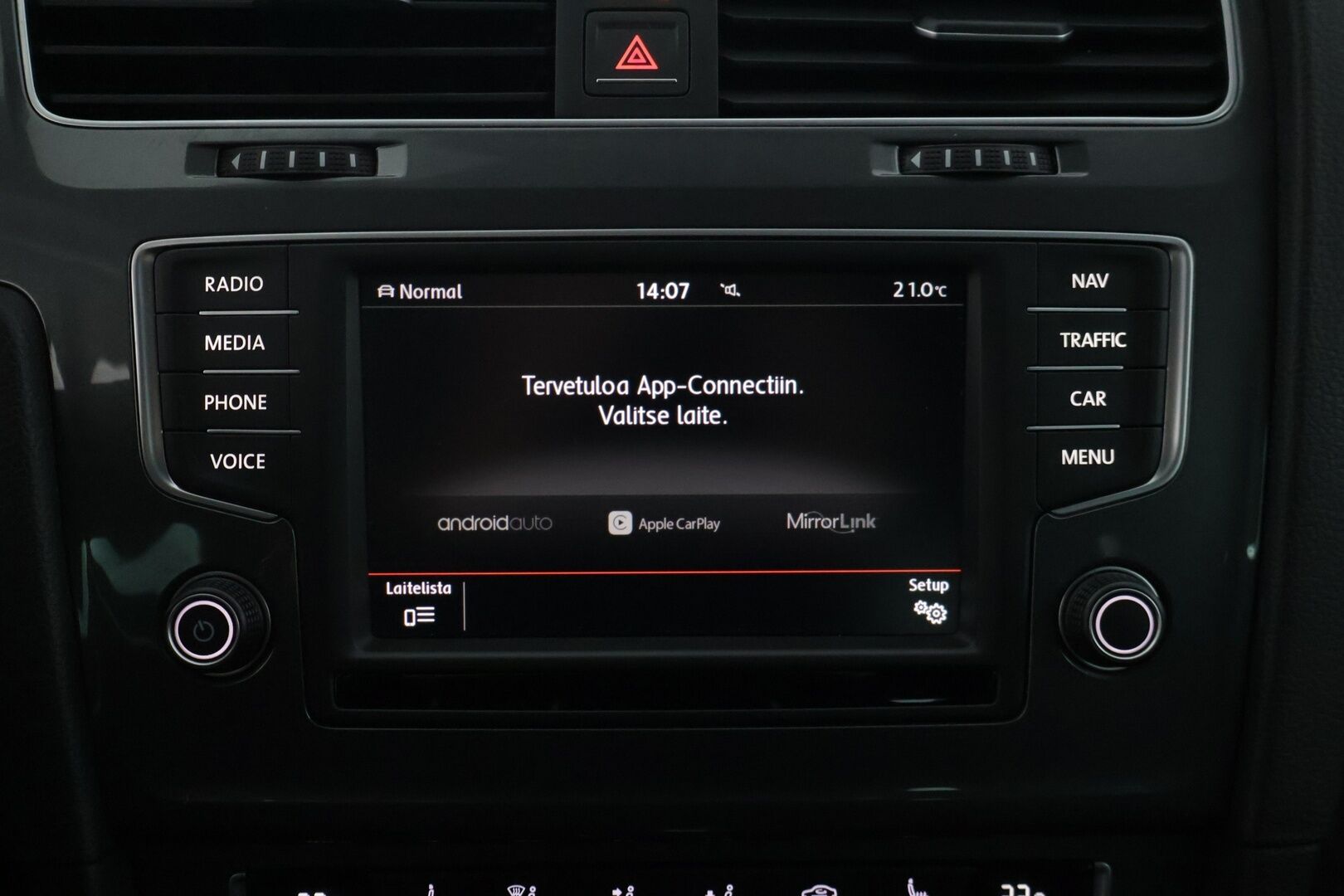 Volkswagen Golf 2016 Variant Alltrack 1,8 TSI 180 hv 4MOTION DSG Winter Edition - | Webasto | Adapt.vakkari | Puolinahkapenkit | Hieronta | Musta sisäkatto | Apple & Android | Navi |
