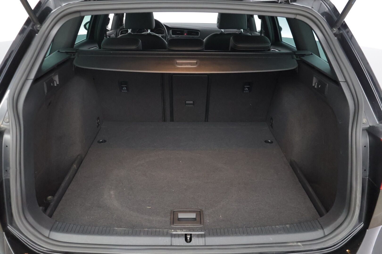 Volkswagen Golf 2016 Variant Alltrack 1,8 TSI 180 hv 4MOTION DSG Winter Edition - | Webasto | Adapt.vakkari | Puolinahkapenkit | Hieronta | Musta sisäkatto | Apple & Android | Navi |