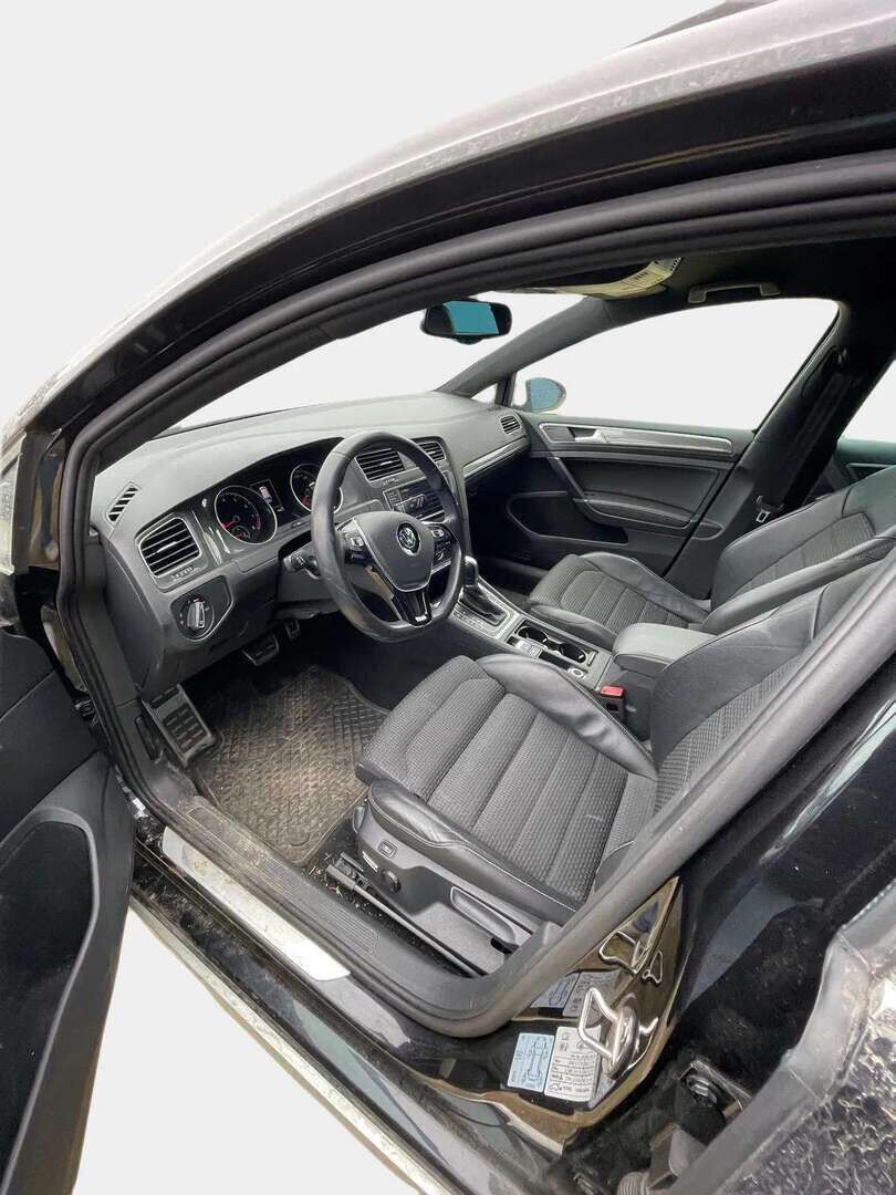 Volkswagen Golf 2016 Variant Alltrack 1,8 TSI 132 kW (180 hv) 4MOTION DSG-automaatti Winter Edition* Webasto / Adapt.vakkari / Puolinahkapenkit / Hieronta / Musta sisäkatto * - *Suomi-auto / Kahdet renkaat omilla alumiinivanteilla * - HULLUT AVAJAISHULINAT KORKOTARJOUS 3,29 %