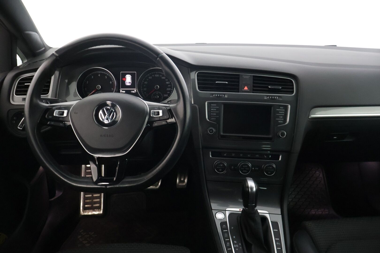Volkswagen Golf 2016 Variant Alltrack 1,8 TSI 180 hv 4MOTION DSG Winter Edition - | Webasto | Adapt.vakkari | Puolinahkapenkit | Hieronta | Musta sisäkatto | Apple & Android | Navi |