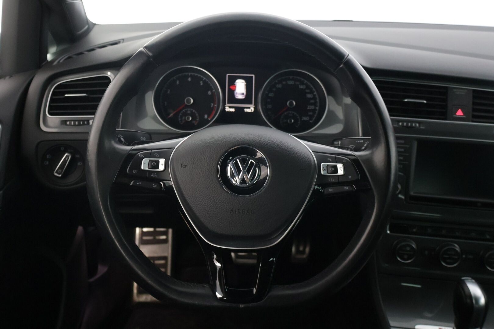 Volkswagen Golf 2016 Variant Alltrack 1,8 TSI 180 hv 4MOTION DSG Winter Edition - | Webasto | Adapt.vakkari | Puolinahkapenkit | Hieronta | Musta sisäkatto | Apple & Android | Navi |