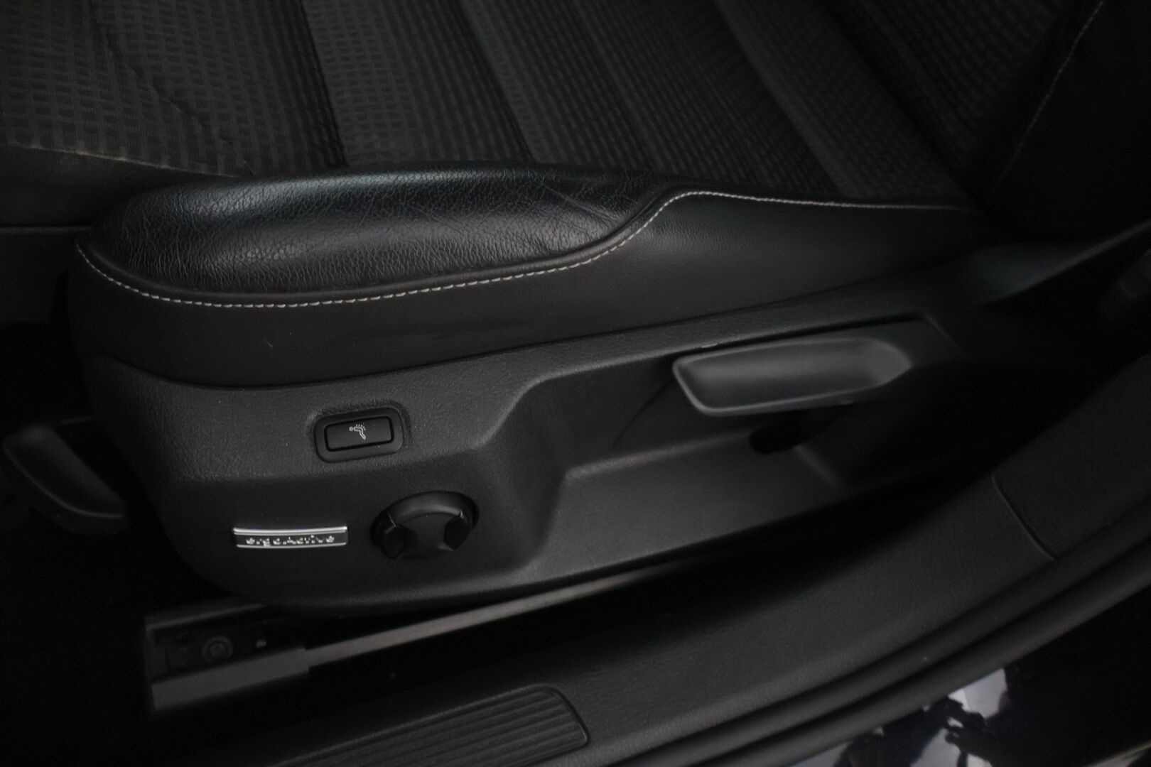 Volkswagen Golf 2016 Variant Alltrack 1,8 TSI 180 hv 4MOTION DSG Winter Edition - | Webasto | Adapt.vakkari | Puolinahkapenkit | Hieronta | Musta sisäkatto | Apple & Android | Navi |