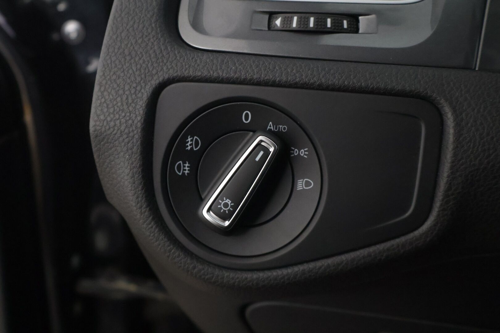 Volkswagen Golf 2016 Variant Alltrack 1,8 TSI 180 hv 4MOTION DSG Winter Edition - | Webasto | Adapt.vakkari | Puolinahkapenkit | Hieronta | Musta sisäkatto | Apple & Android | Navi |
