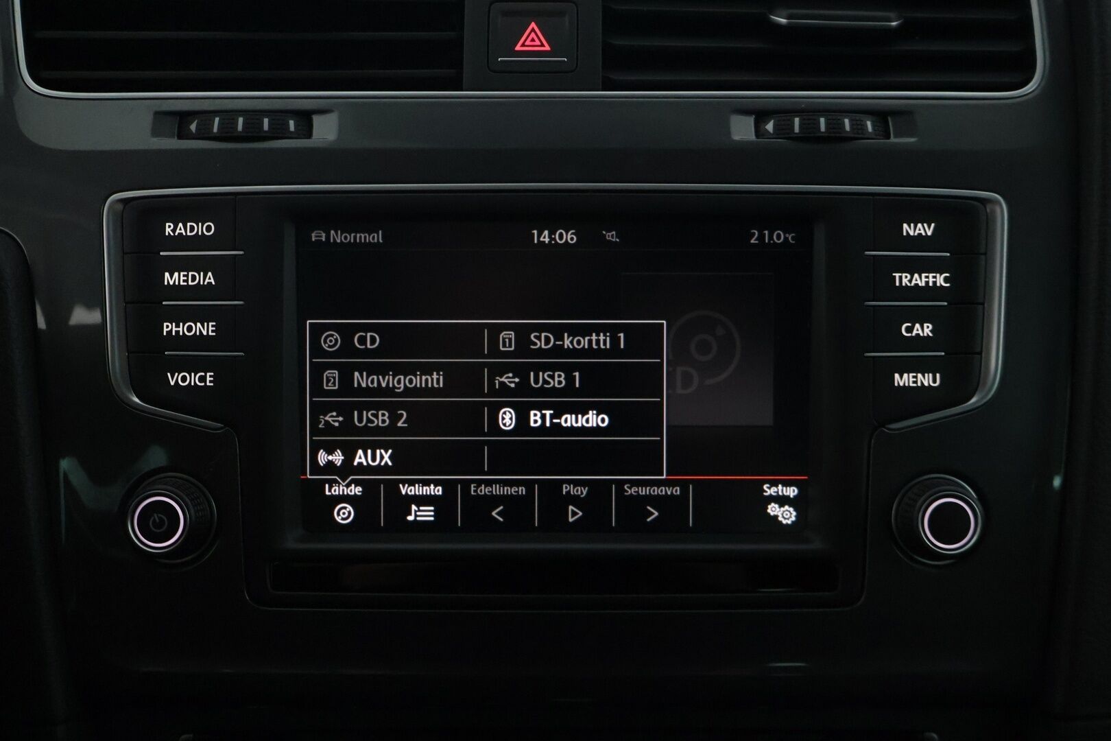 Volkswagen Golf 2016 Variant Alltrack 1,8 TSI 180 hv 4MOTION DSG Winter Edition - | Webasto | Adapt.vakkari | Puolinahkapenkit | Hieronta | Musta sisäkatto | Apple & Android | Navi |