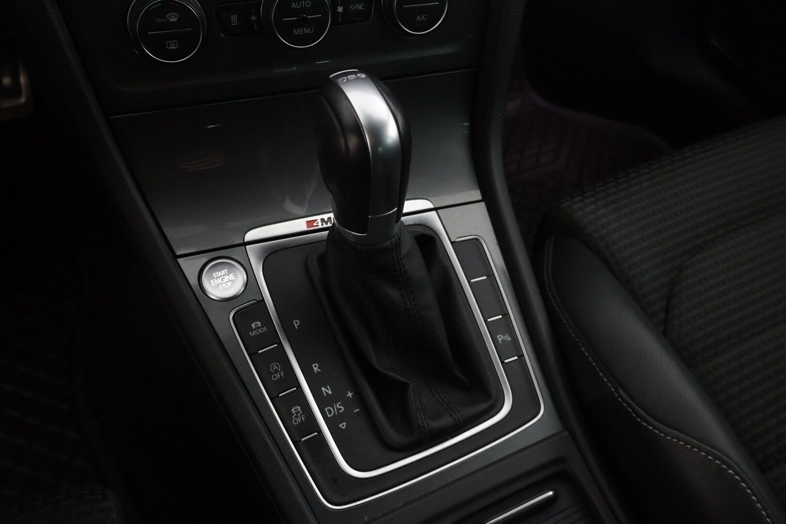 Volkswagen Golf 2016 Variant Alltrack 1,8 TSI 180 hv 4MOTION DSG Winter Edition - | Webasto | Adapt.vakkari | Puolinahkapenkit | Hieronta | Musta sisäkatto | Apple & Android | Navi |