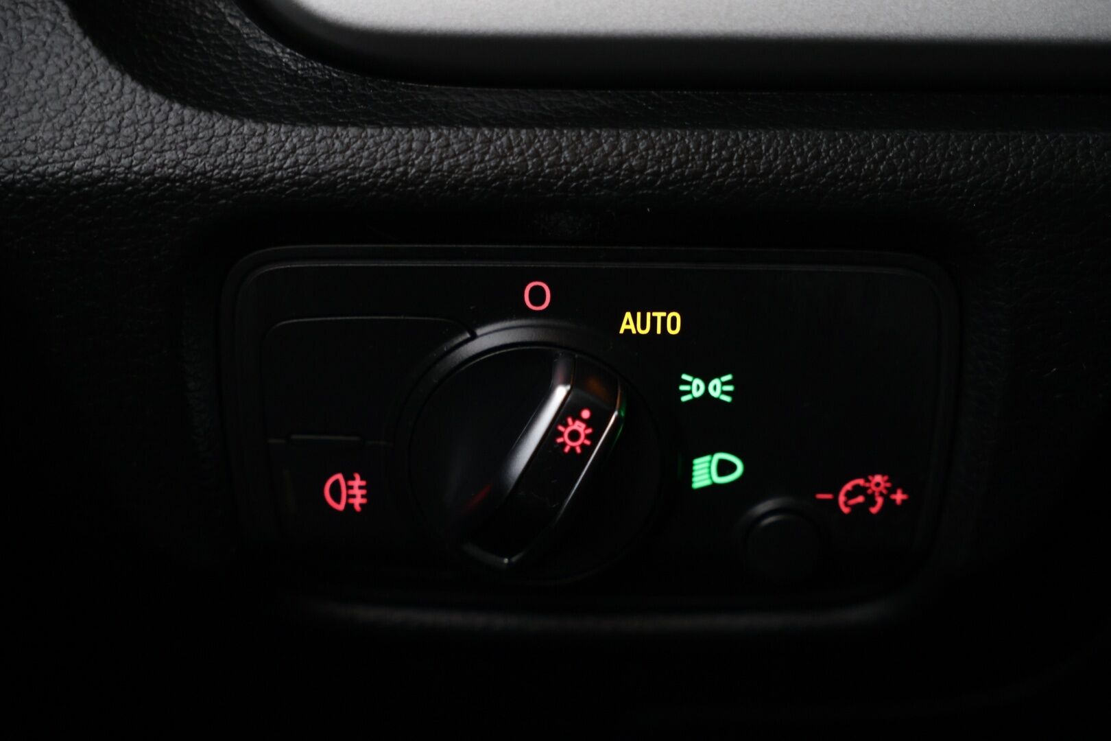 Audi A3 2016 Sportback Business 1,4 TFSI 92 kW S tronic / Bluetooth / 2x renkaat ja vanteet / - HULLUT AVAJAISHULINAT KORKOTARJOUS 3,29 %