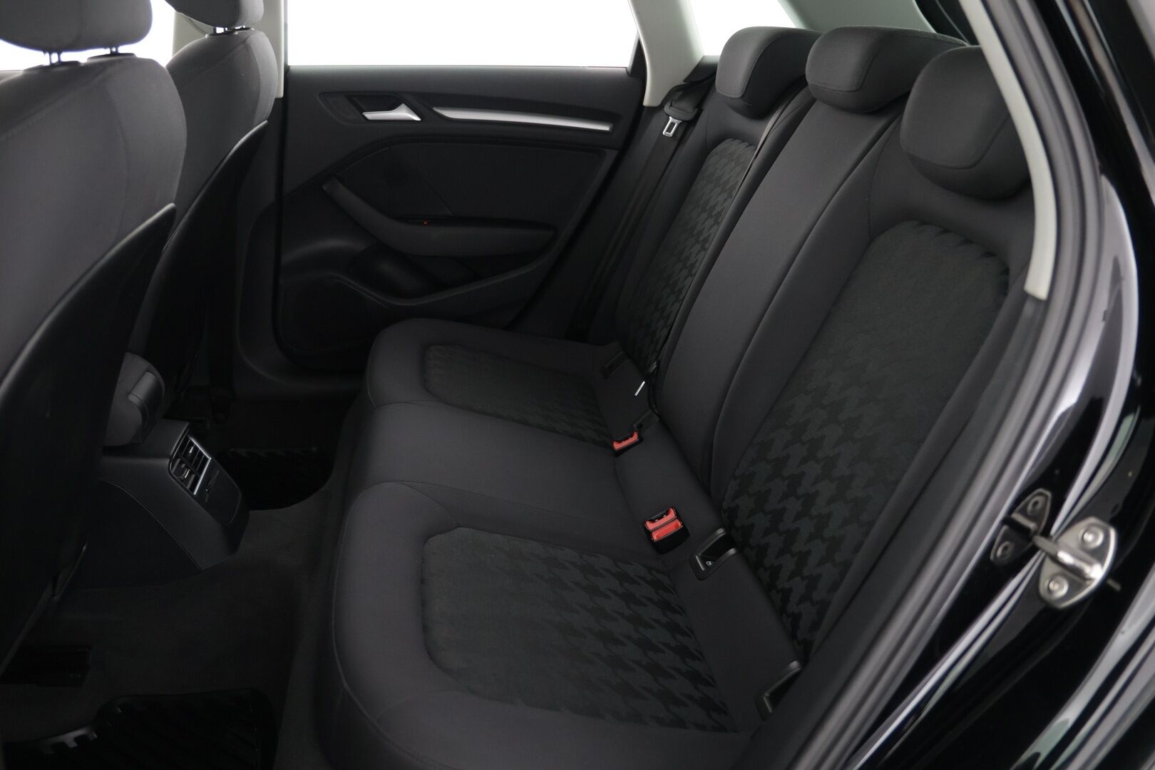 Audi A3 2016 Sportback Business 1,4 TFSI 92 kW S tronic / Bluetooth / 2x renkaat ja vanteet / - HULLUT AVAJAISHULINAT KORKOTARJOUS 3,29 %