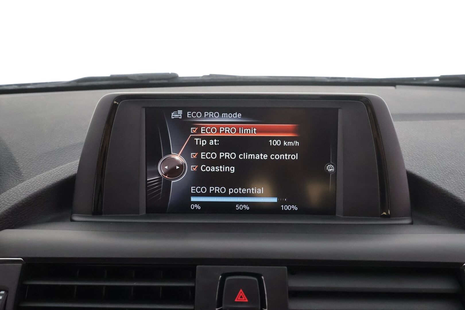 BMW 118 2016 F20 Hatchback 118i A Business * Suomi-auto / Vakkari / P.tutka / LED / Lohko+Sisä / Bluetooth * - Kahdet renkaat aluvanteilla / Merkkihuollettu