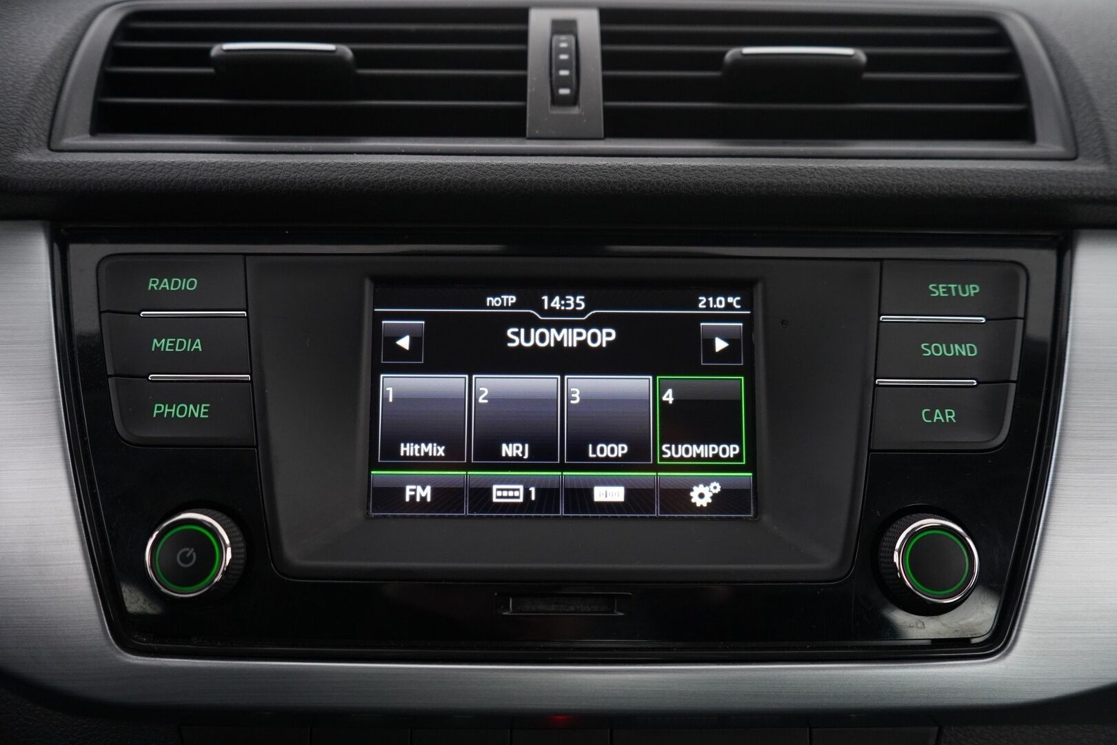 Skoda Fabia 2016 1,2 TSI 90 Ambition * Vakkari / Ilmastointi / Bluetooth * - Myydään juuri huollettuna / Kahdet renkaat / KATSO HINTA!
