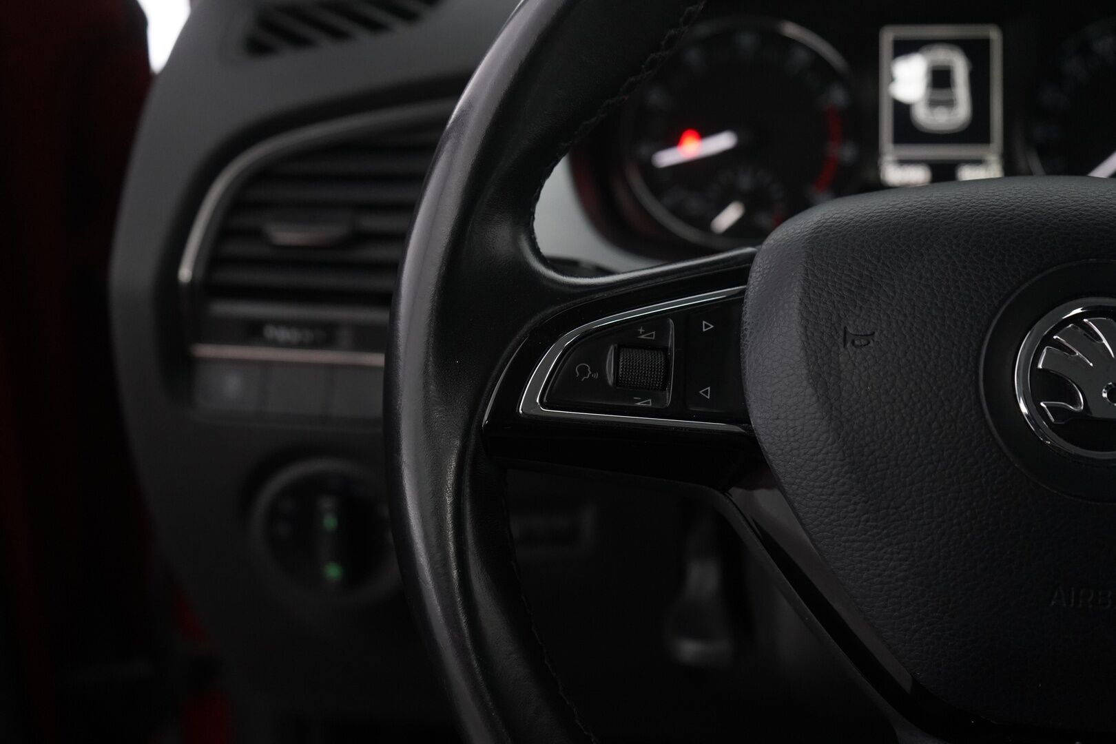 Skoda Fabia 2016 1,2 TSI 90 Ambition * Vakkari / Ilmastointi / Bluetooth * - Myydään juuri huollettuna / Kahdet renkaat / KATSO HINTA!