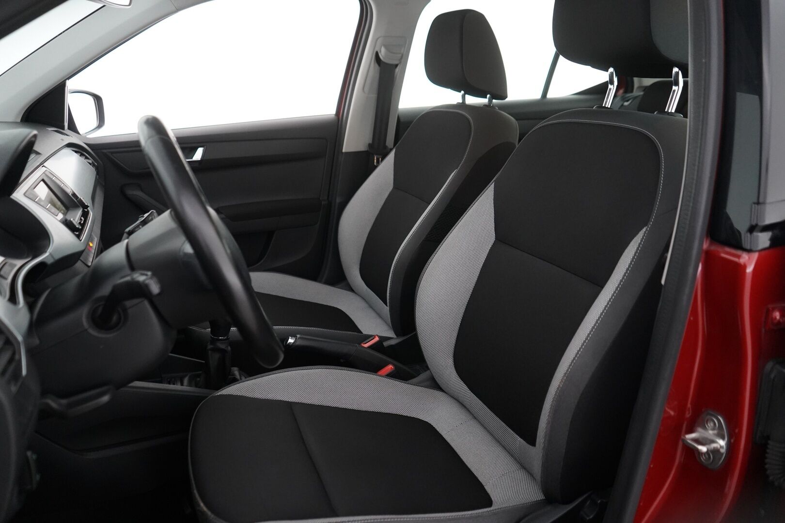 Skoda Fabia 2016 1,2 TSI 90 Ambition * Vakkari / Ilmastointi / Bluetooth * - Myydään juuri huollettuna / Kahdet renkaat / KATSO HINTA!