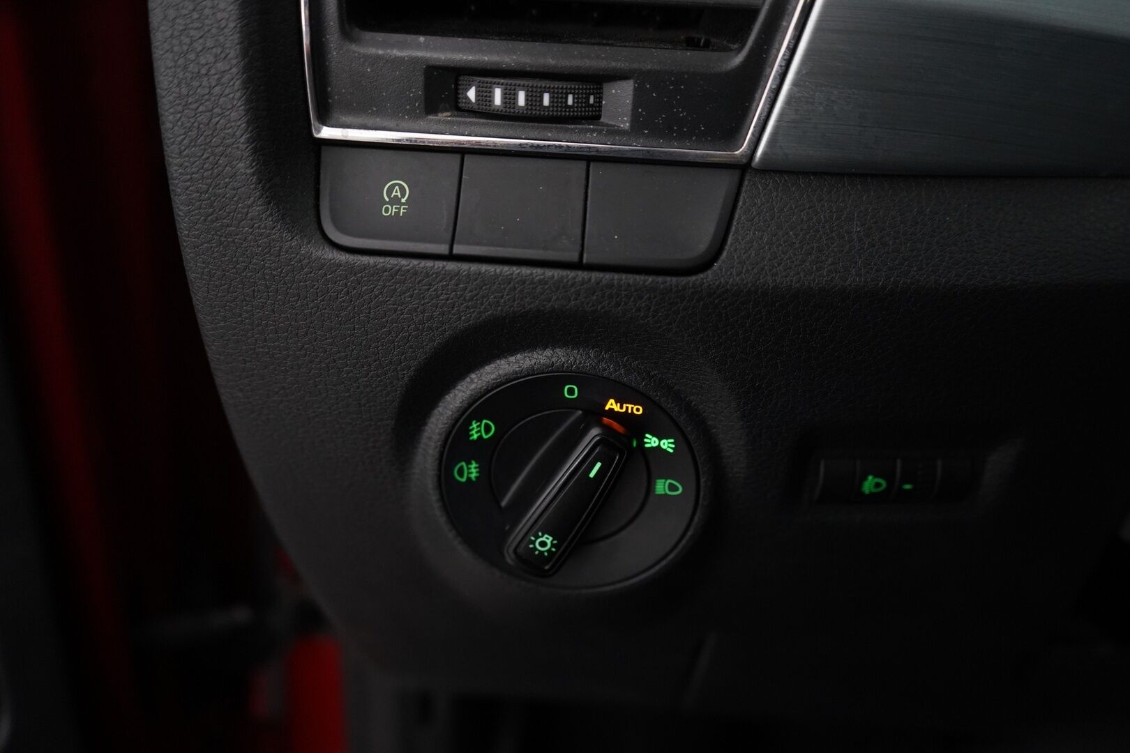 Skoda Fabia 2016 1,2 TSI 90 Ambition * Vakkari / Ilmastointi / Bluetooth * - Myydään juuri huollettuna / Kahdet renkaat / KATSO HINTA!